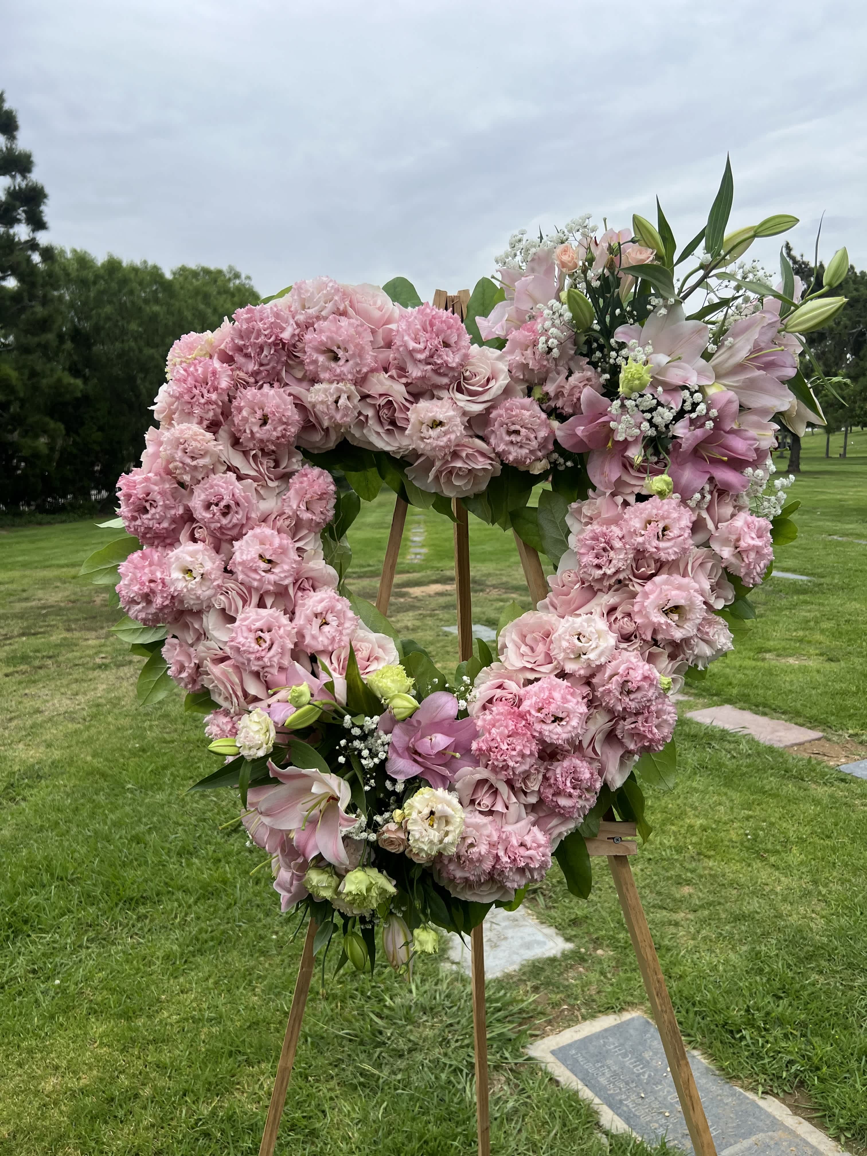Stand Pink Open Heart - Soft Pink Flowers. 30&quot; Approx.