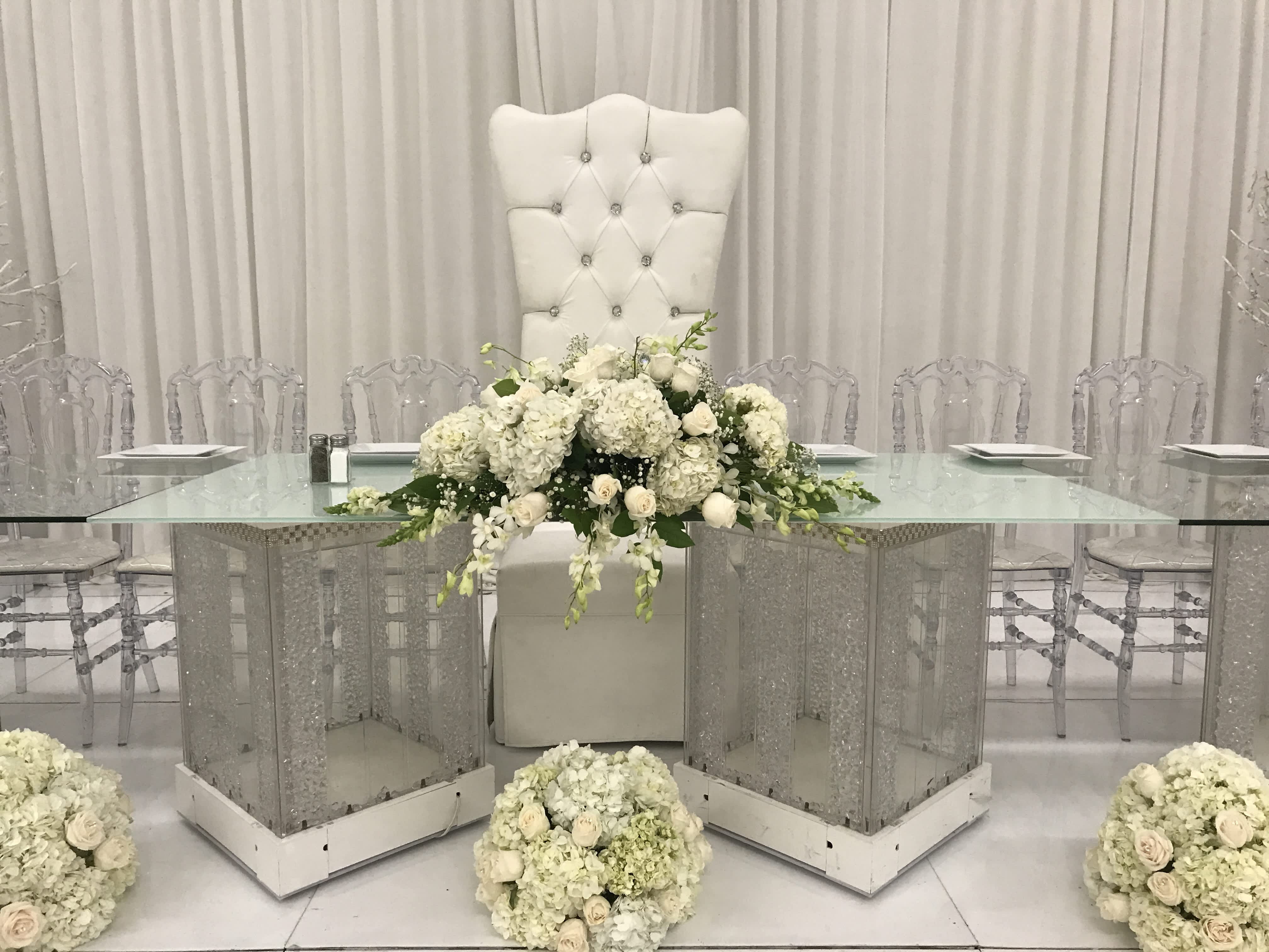 hydrangea, Roses, roses Greenery - sweetheart table 