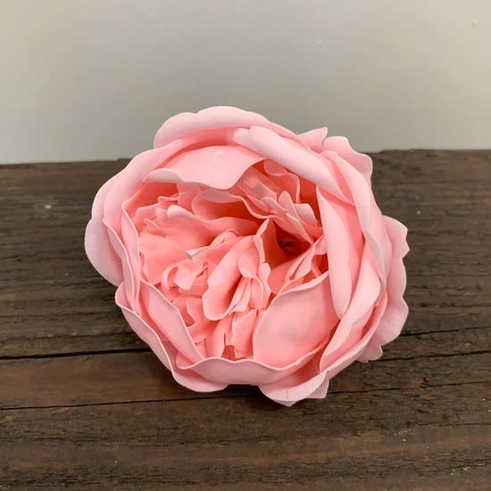 Craft Soap Flower - Ext Large Peony - Pink Craft Soap Flower - Ext Large Peony - Pink - Drop the flowers in the bath and they will dissolve into soap right before your eyes. Lightly scented. Dimensions: 6.8x6.8x4.4 (cm), 0.203L, 0.059Kg/L Made in United Kingdom