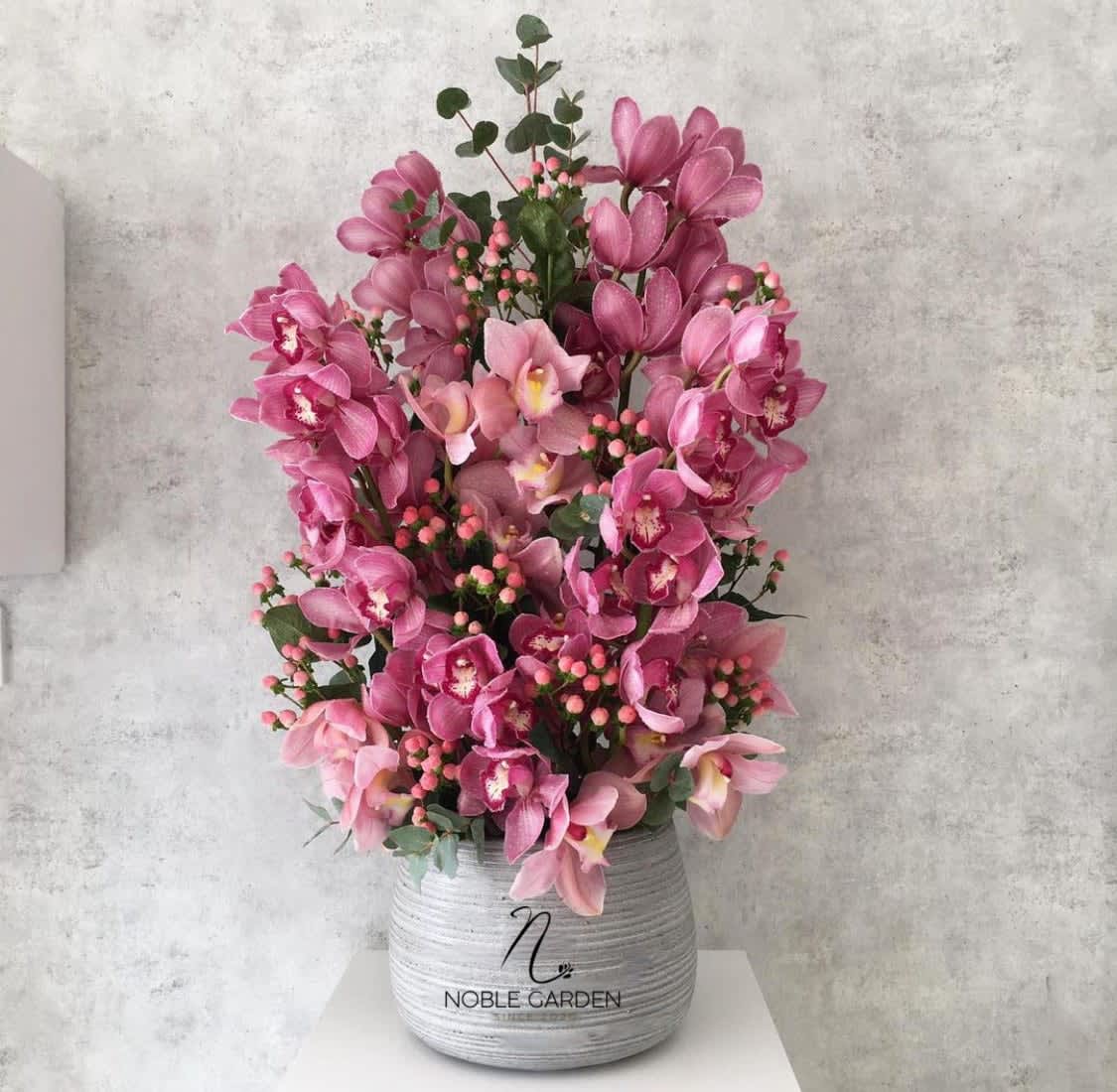 Cymbidium vase  - Standard- Your order will be arranged approximately as shown on our website. 