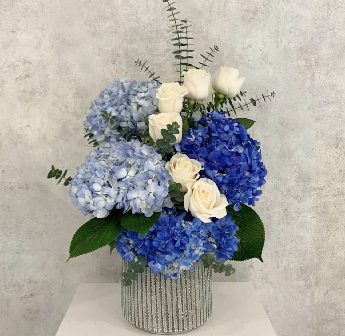 Blue vase  - Standard- Your order will be arranged approximately as shown on our website.  