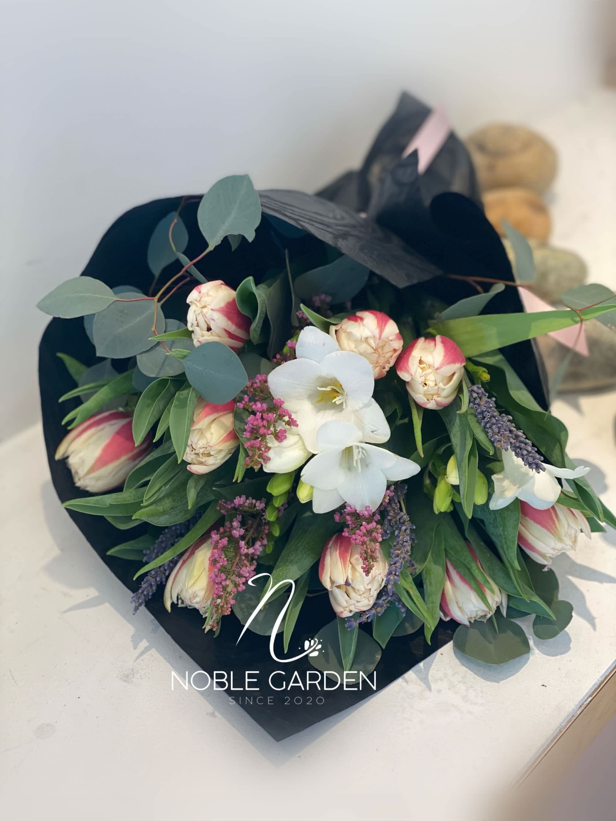 Tulips —10 - Standard- Your order will be arranged approximately as shown on our website. 