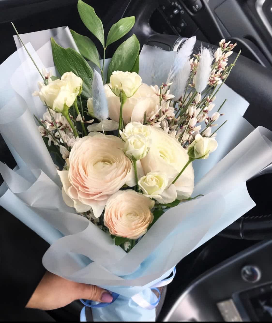 Ranunculus bouquet  - Standard- Your order will be arranged approximately as shown on our website