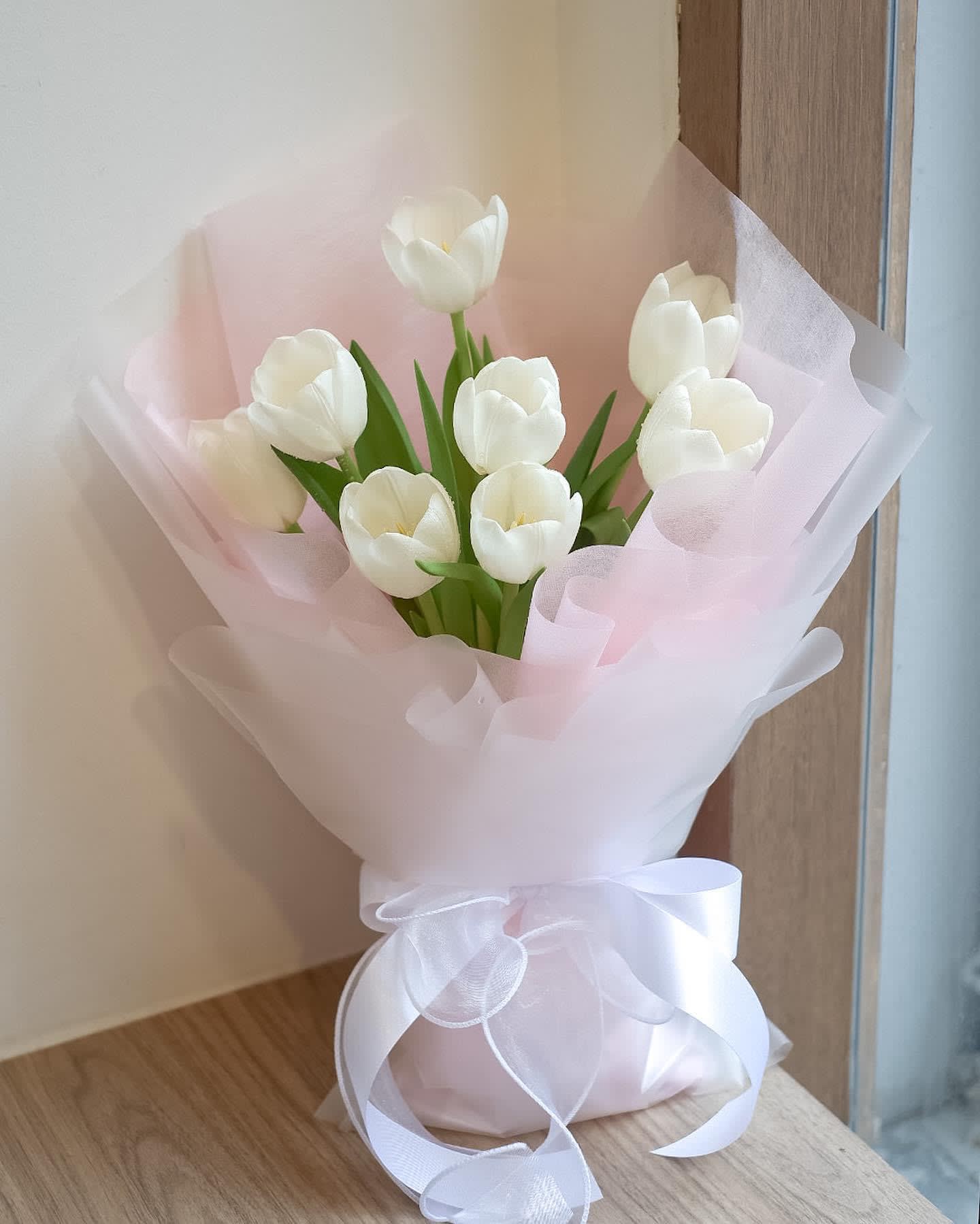 Gorgeous tulips bouquet - Standard- Your order will be arranged approximately as shown on our website
