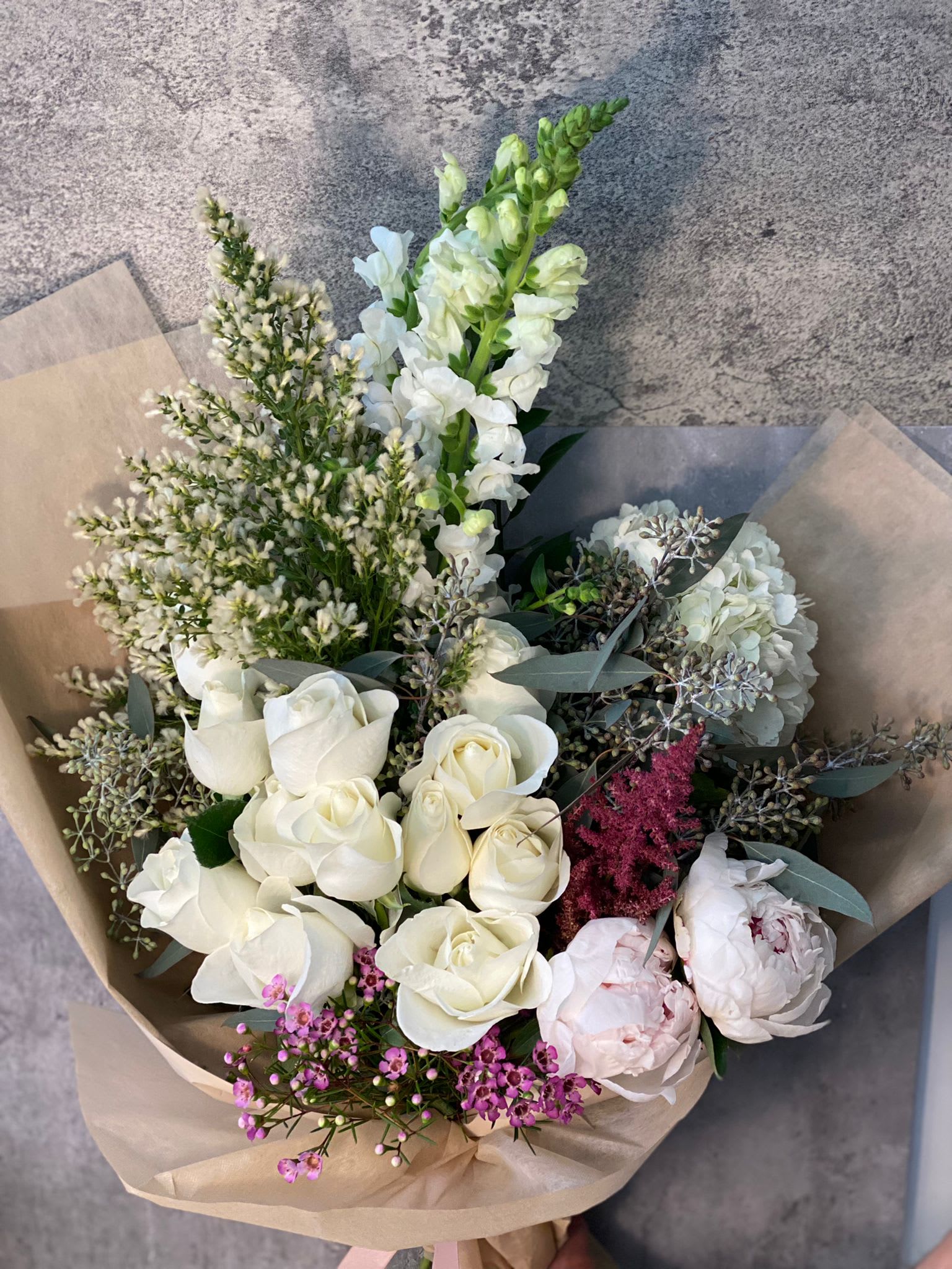 Peonies-Roses bouquet - Standard- Your order will be arranged approximately as shown on our website. 