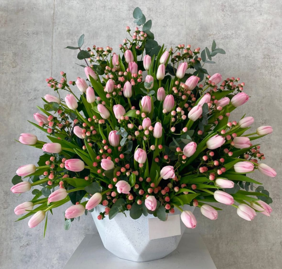 Luxury tulips Luxury tulips - Standard- Your order will be arranged approximately as shown on our website