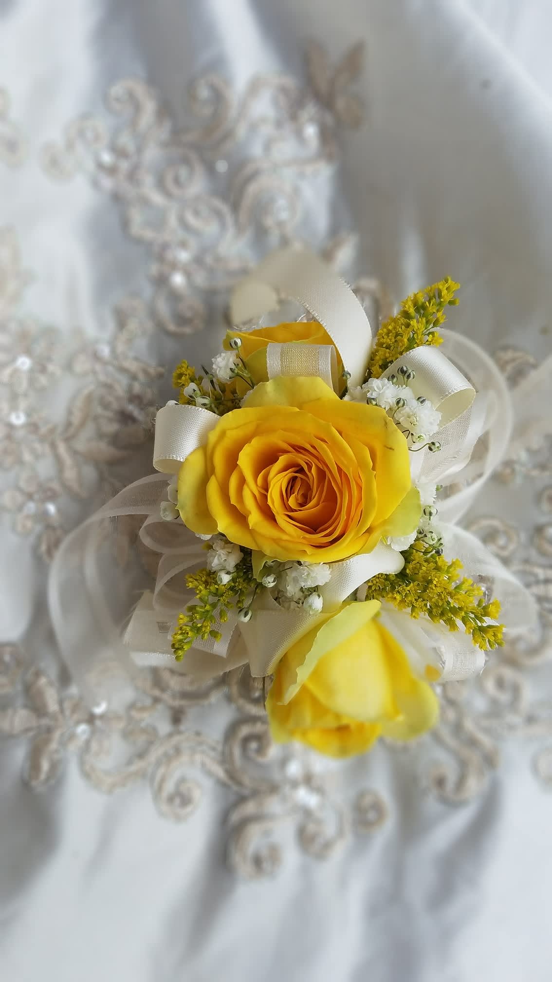Prom corsage for yellow dress new arrivals