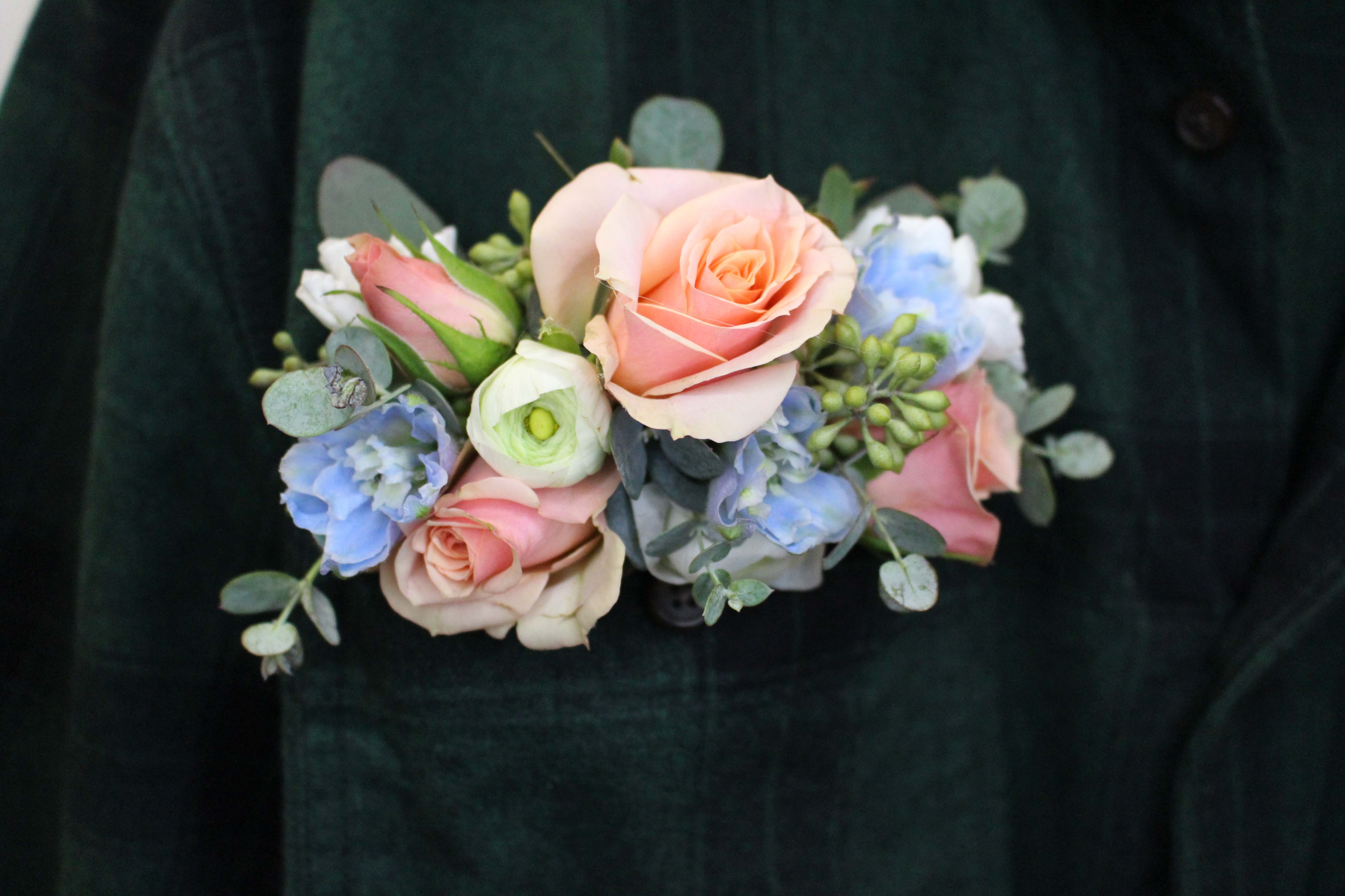 Pocket square boutonniere Pocket square boutonniere - The new rage! A pocket square boutonniere Custom it with the colors you want or have it all white, just tell us in the special instructions