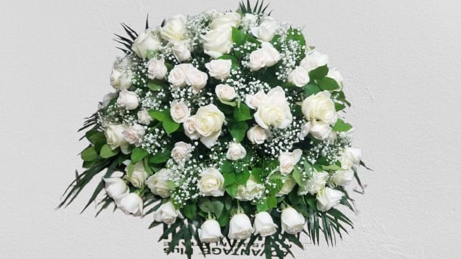 Heartfelt Condolences casket Funeral Spray Heartfelt Condolences casket Funeral Spray - Sympathy Casket Spray with Roses, Babies breath and greenary