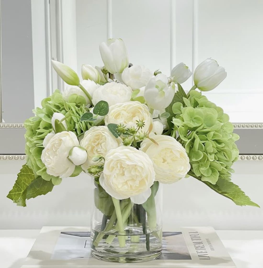 White beauty White beauty - Beautiful white beauty perfect for any occasion