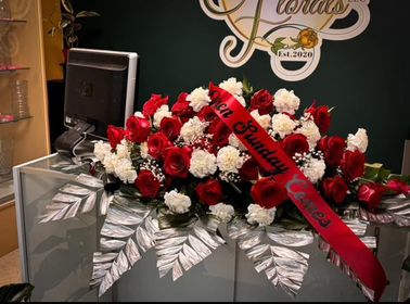 Roses &amp; Carnations Combo  - This beautiful Combination of Red Roses and white Carnations are a True symbol of Love! 