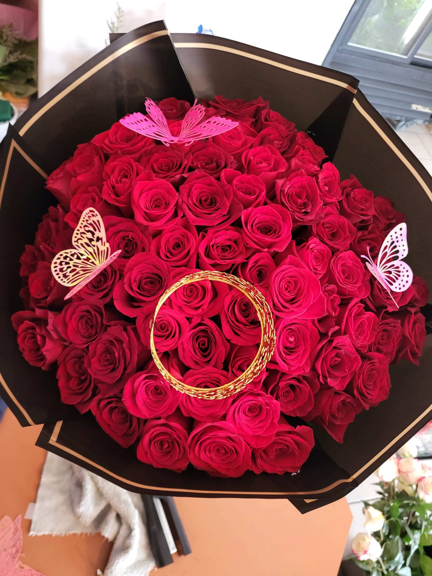 Large bouquet of flowers discount