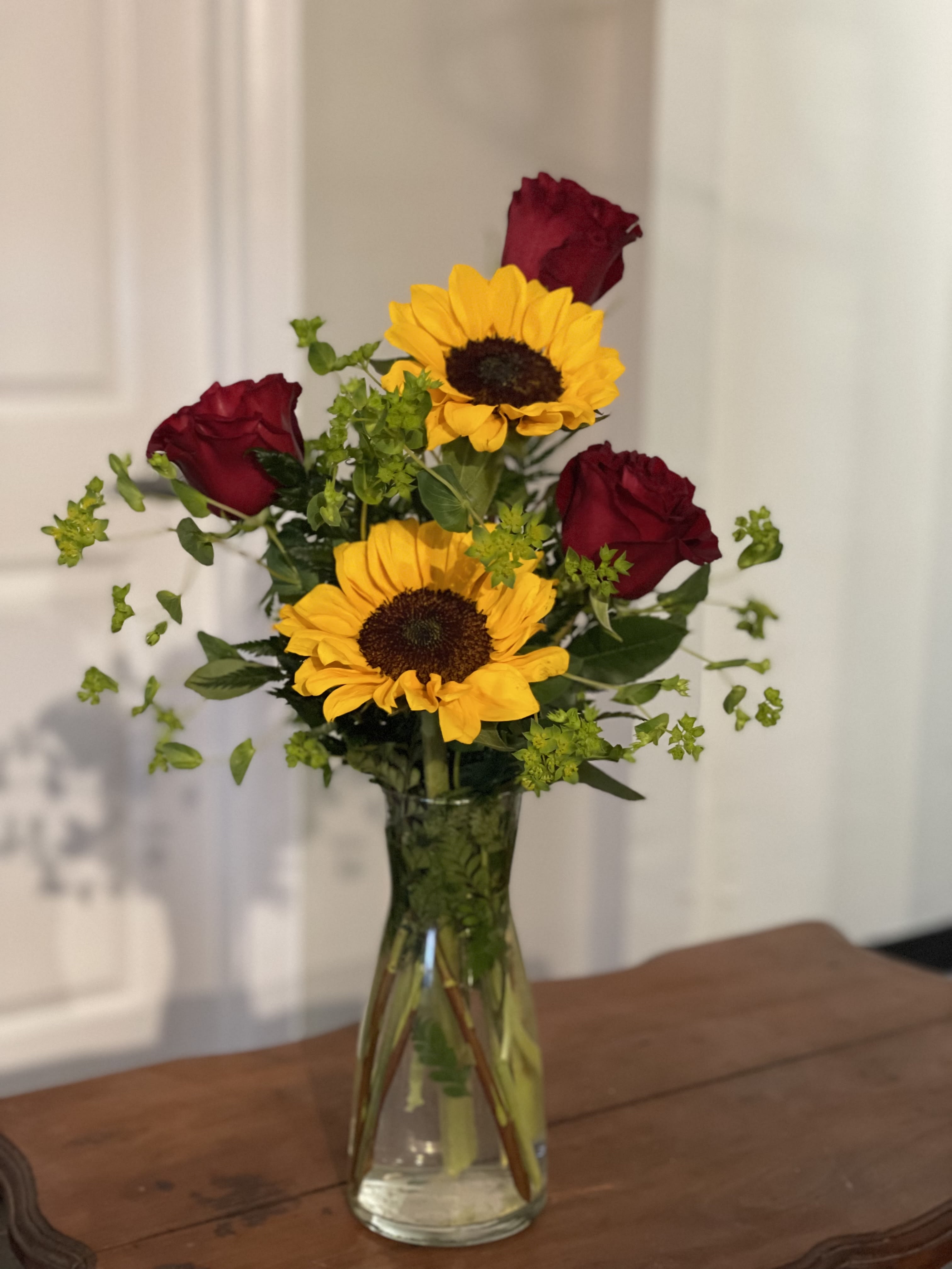 Mini Sunny Love - Sunflowers and Roses are always sure to be a favorite!  