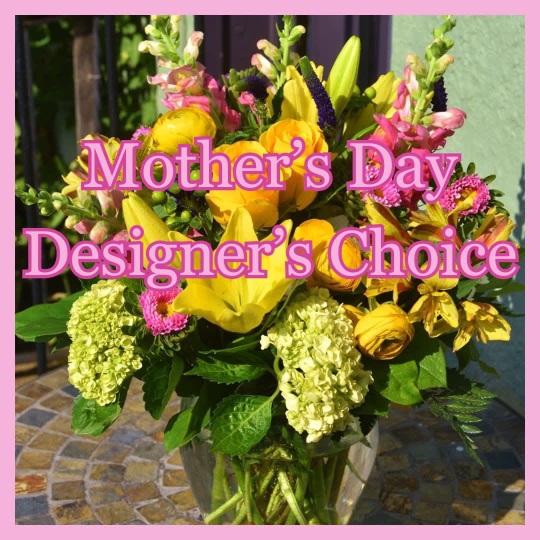 Mother's Day Designer's Choice Arrangement - Yes, we can design a beautiful and freshest arrangement for your Mom/Wife/Aunt/Daughter. Our senior designers will select the best blooms to create your bouquet! (Please note that the photo image shown here is not what we will design for you). 