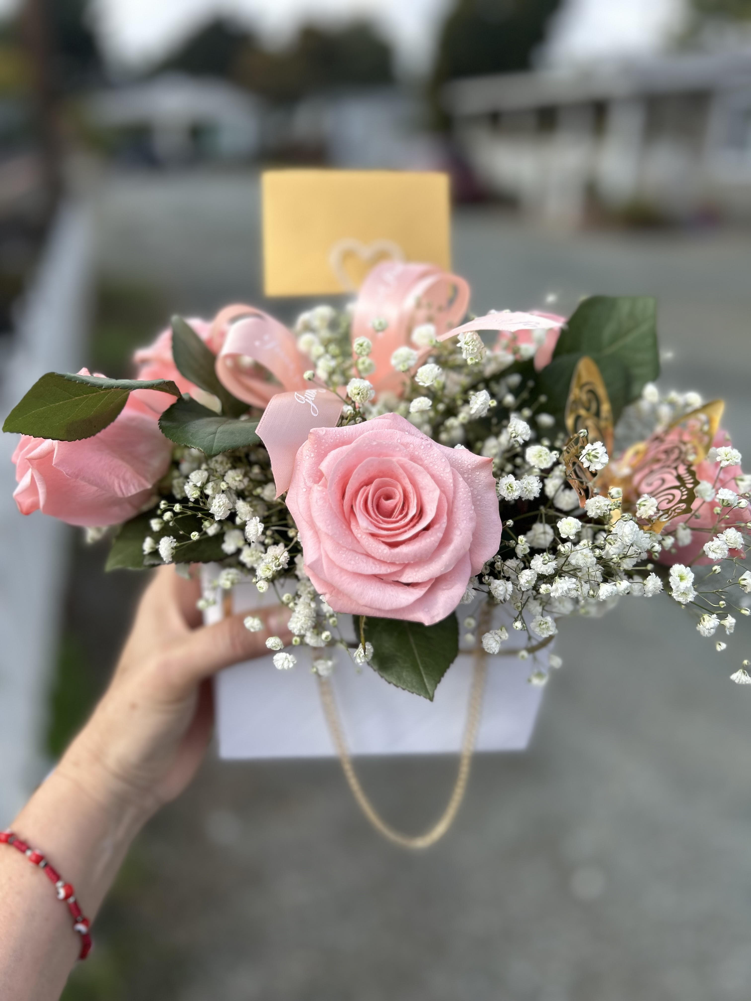 MINI PURSE - MINI PURSE WITH ROSES AND BABY'S BREATH 