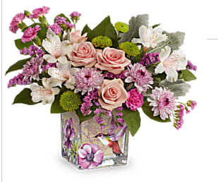 BIRD BOUQUETTE - Product Information This combination of roses and beautiful foliage, the perfect gift for your special someone on their day.      