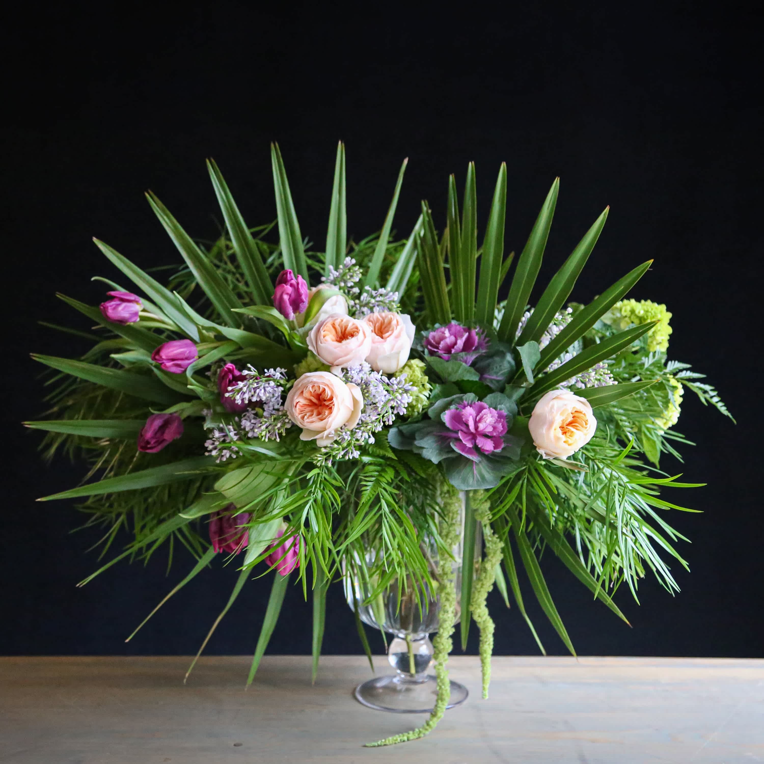 The Queen The Queen - Treat yourself as a queen with this Luxurious Royal beauty.