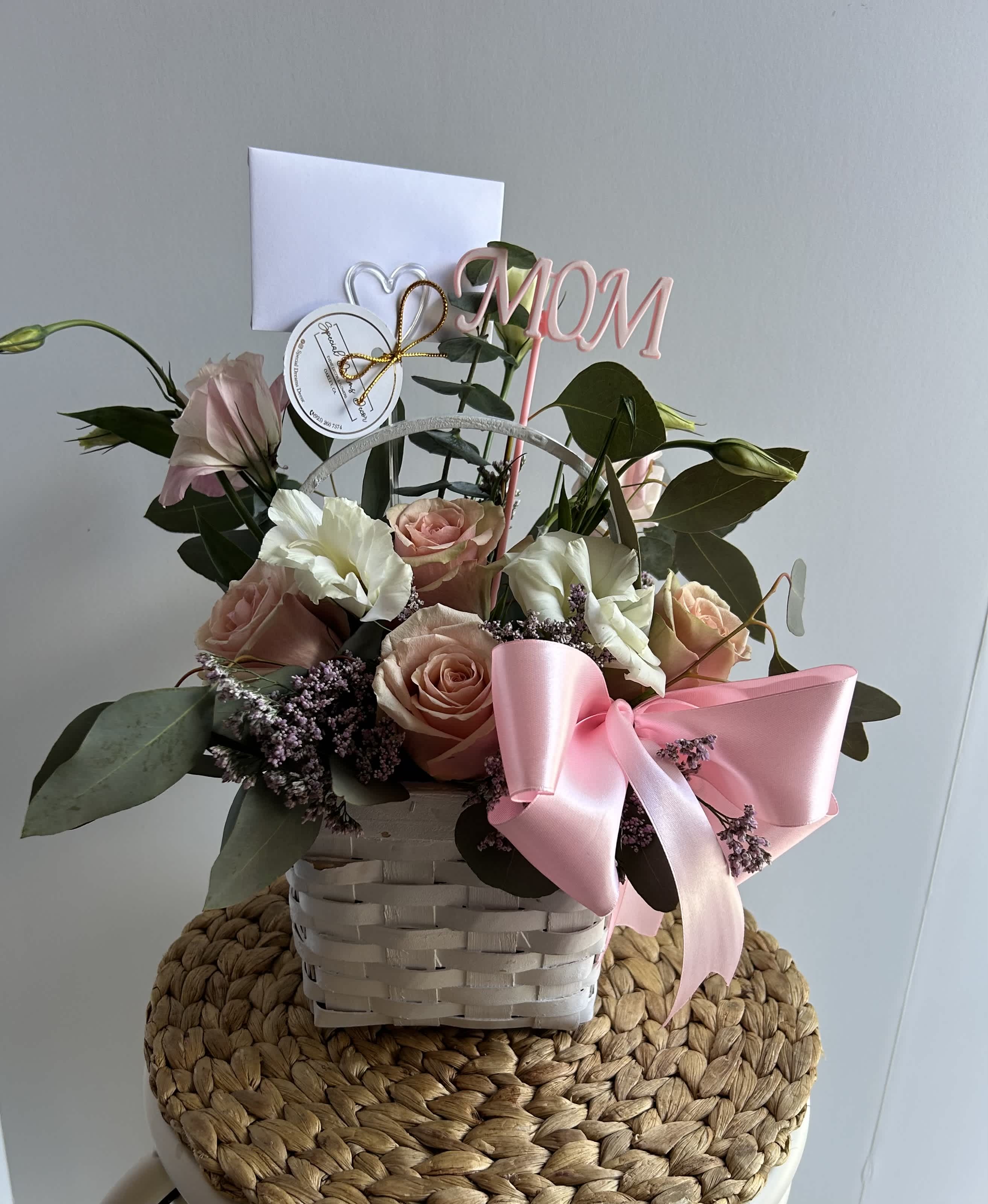 White basket  - White basket with beautiful roses and lisiantus