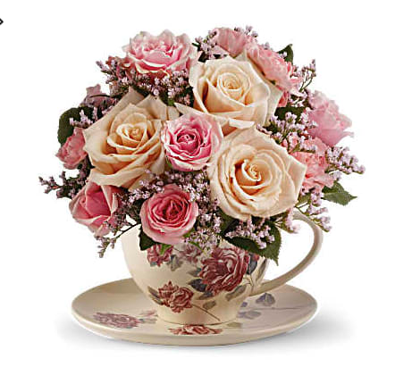 beautiful cup - This beautiful arrangement is made up of roses of the color you prefer, a cloud with beautiful foliage that makes it look spectacular.