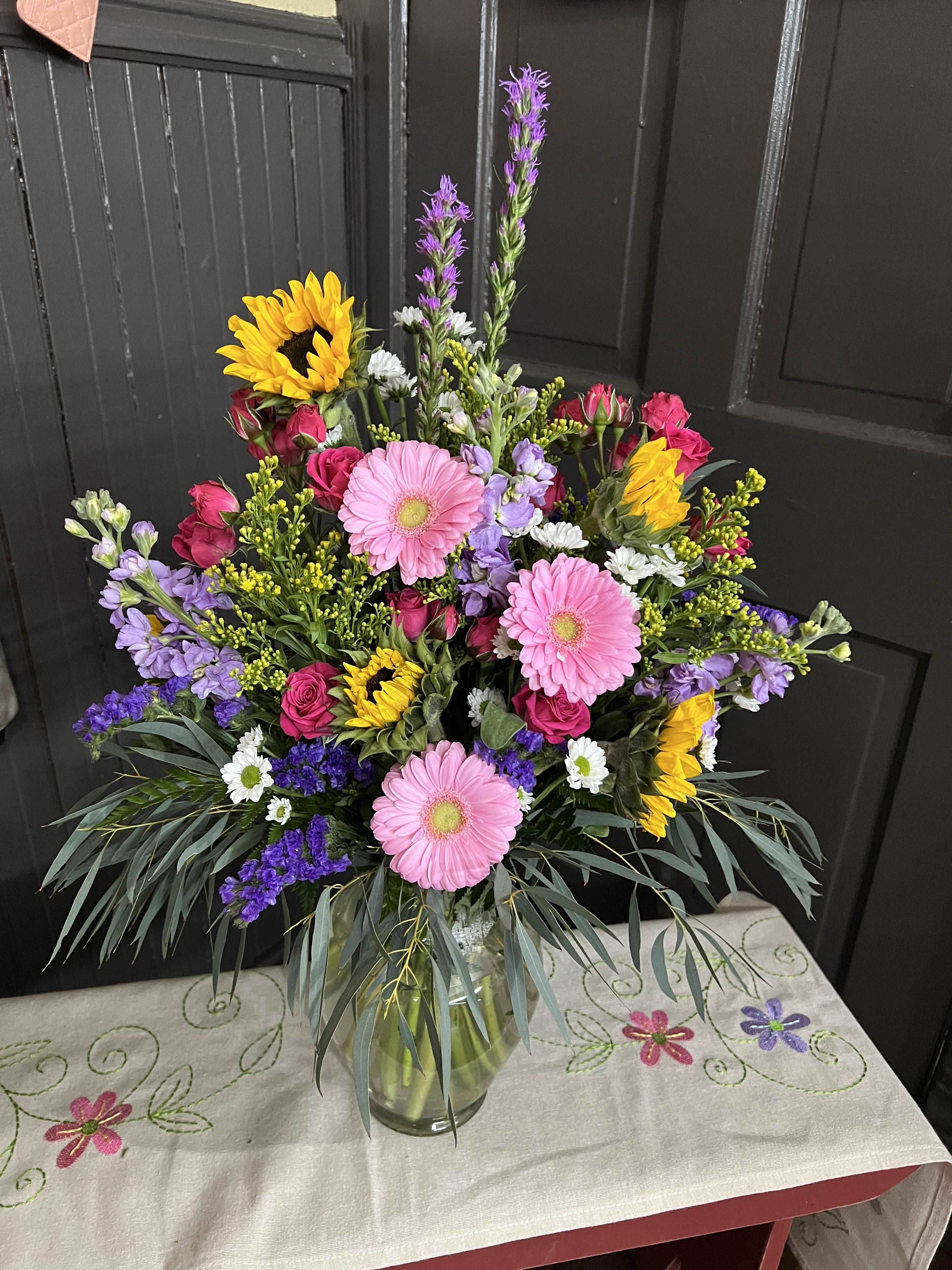 Natures Beauty Bouquet Natures Beauty Bouquet - A beautiful bouquet of mixed colors and flowers