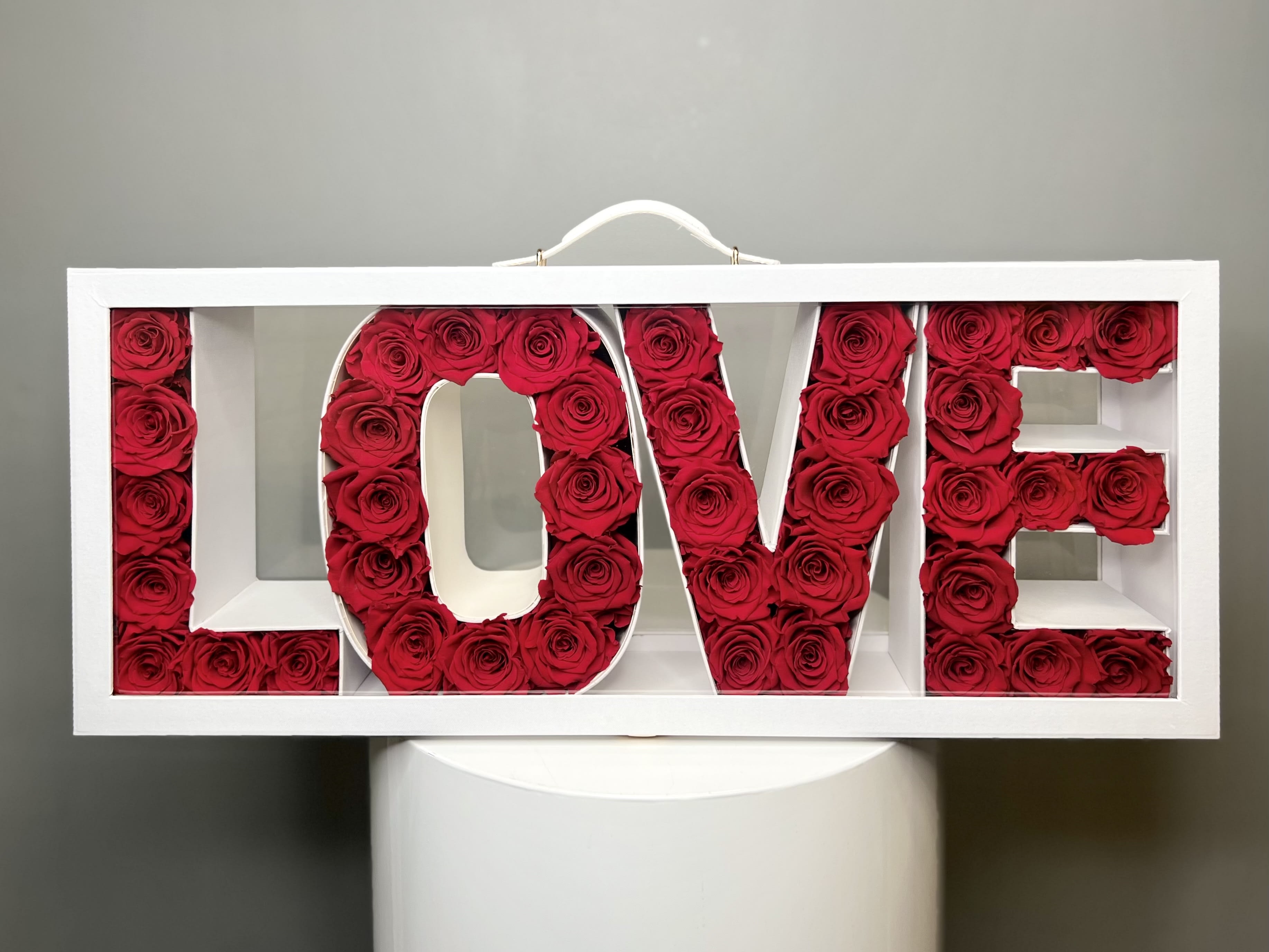 Love Suitcase white - Nothing says love more than that beautiful display box filled with long lasting preserved roses