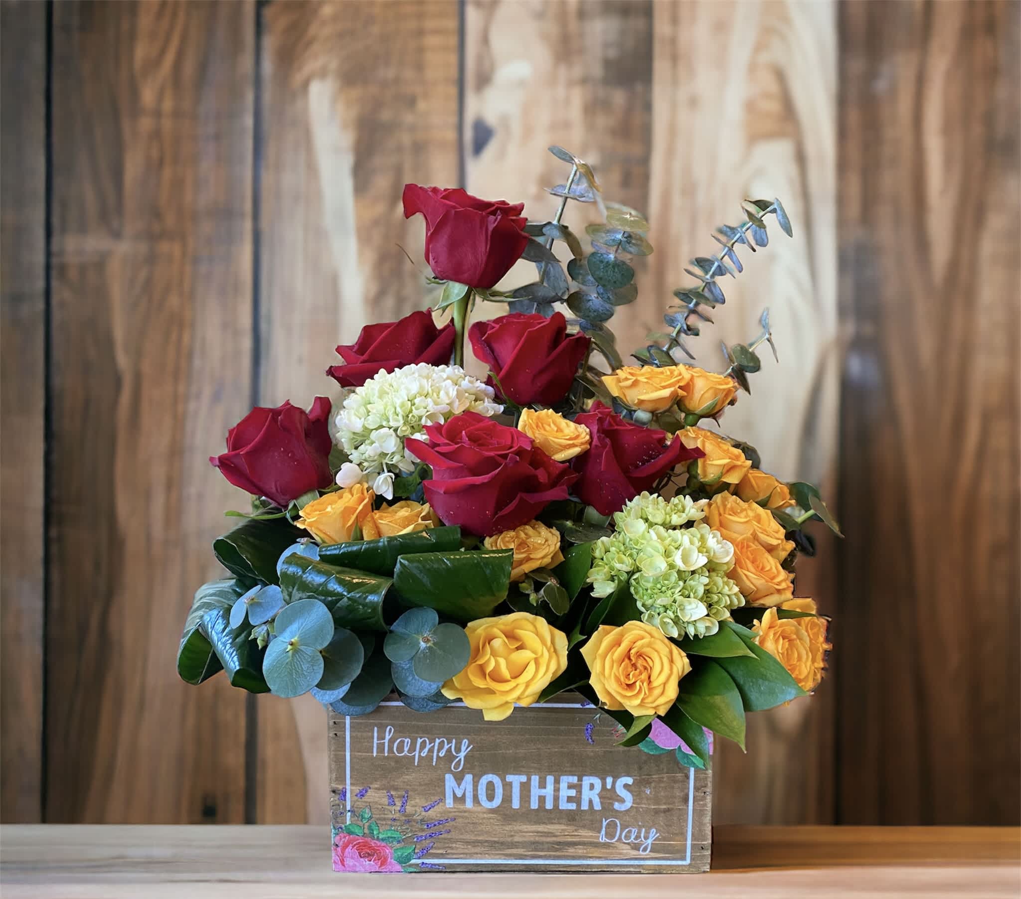 For Queen For Queen - This bouquet is fit for a queen, whether you would like to express your love and romance or just make someone feel truly special.