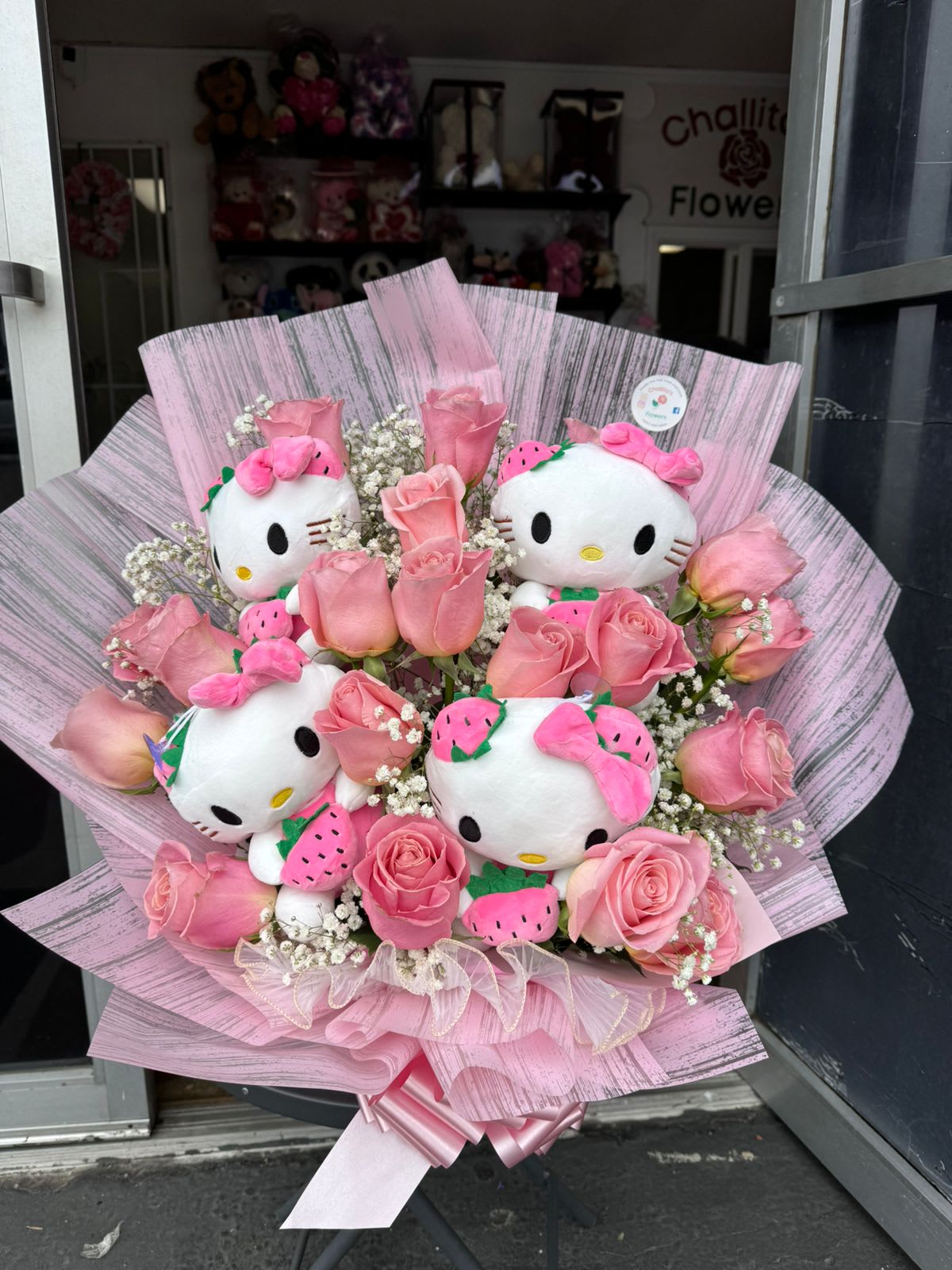 hello kitty straberry - roses and 4 hello kitty