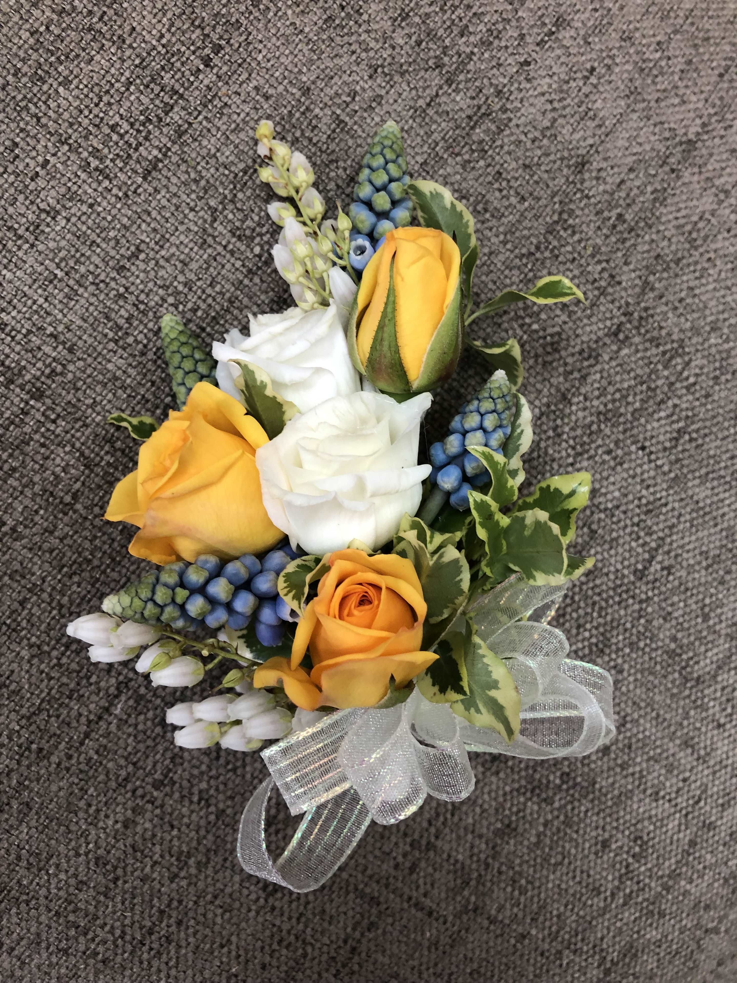 Corsage for yellow dress sales