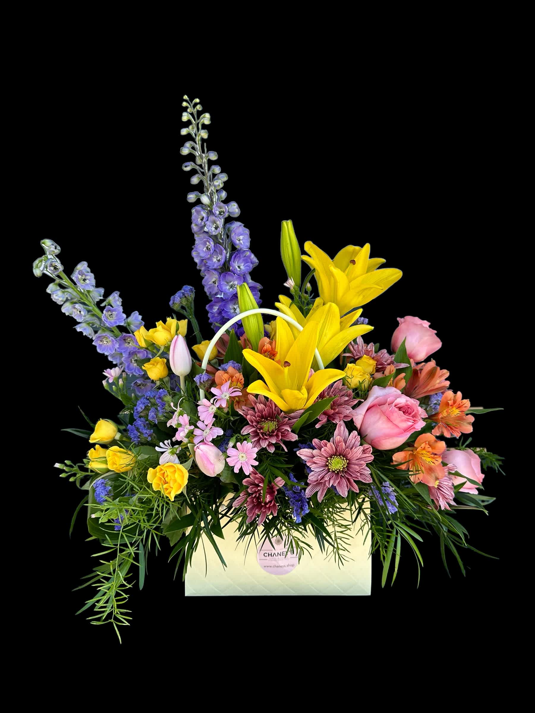 Chaney´s Flower Purse Pastel Yellow 1007 - Beautiful fresh cut flower design carefully crafted in correspondence with this yellow chic and elegant medium purse.