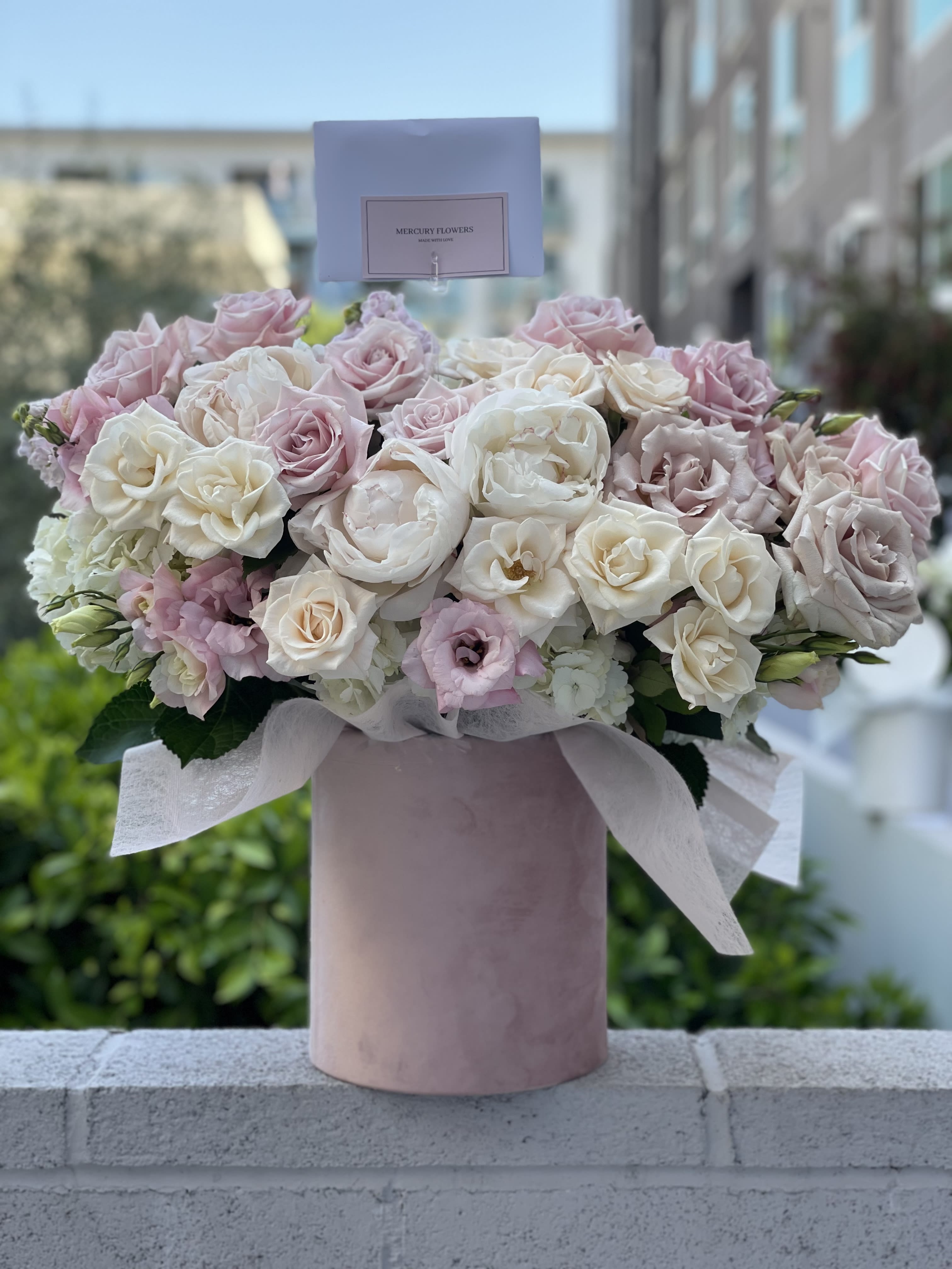 Blush box - Our best selling gorgeous light pink velvet box with amazing beautiful flowers!