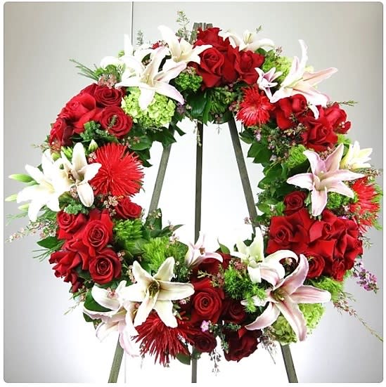 Red with lilies - Floral mix with red roses and lilies  