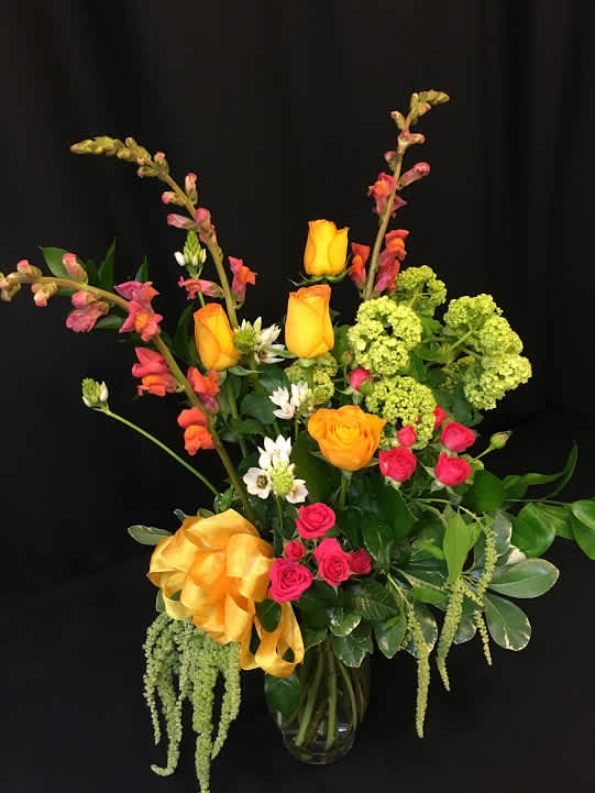 Loose Spray rose European Design - Colorful roses, spray roses and accent flowers that will be specific to the season of your occasion. Items may vary.