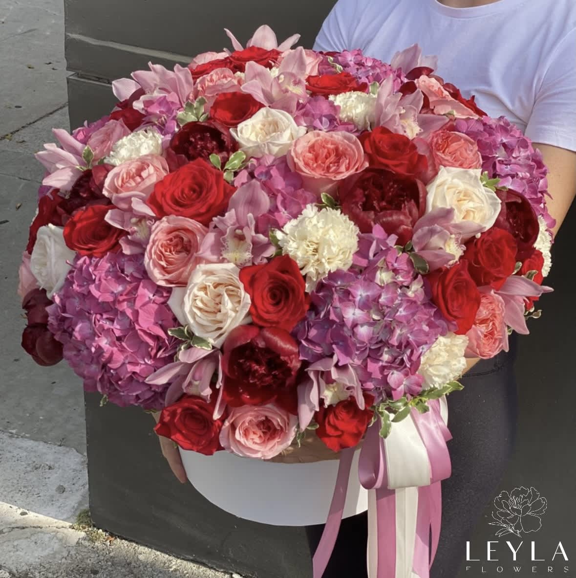 #8 #8 - Amazing flower box for all occasions