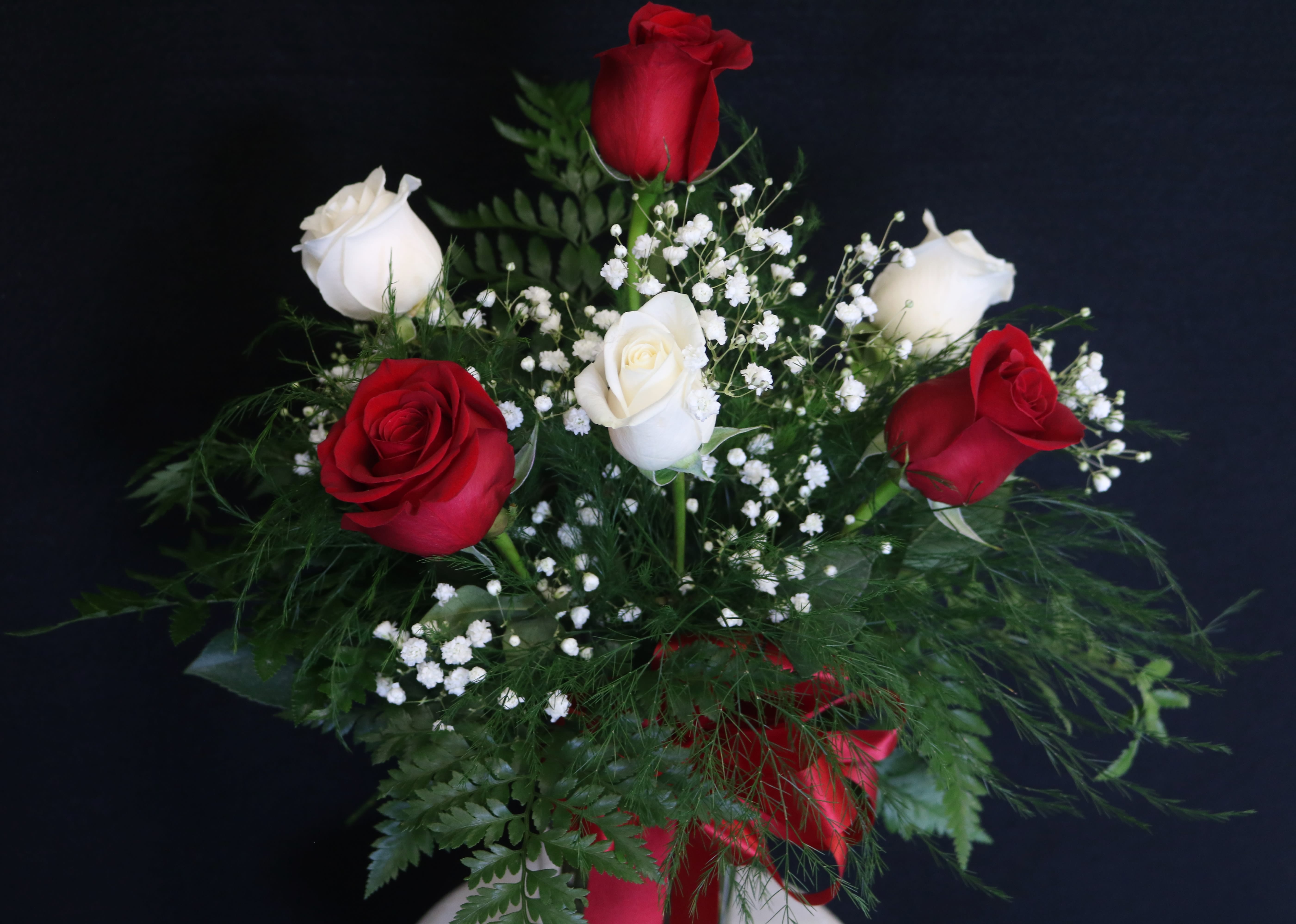 Mixed roses Mixed roses - half dozen roses
