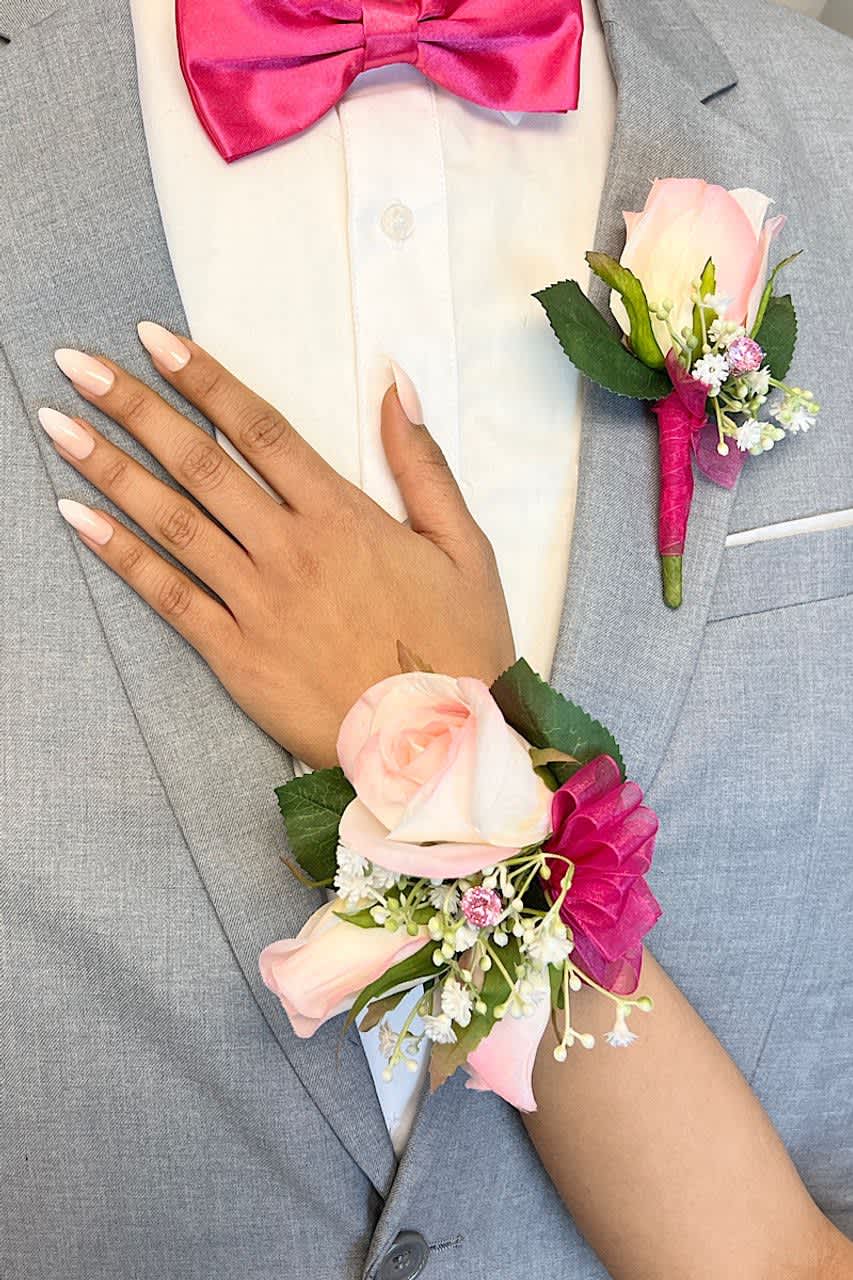 Corsage and Boutonniere light pink elegant set by Bloom Luxury Box
