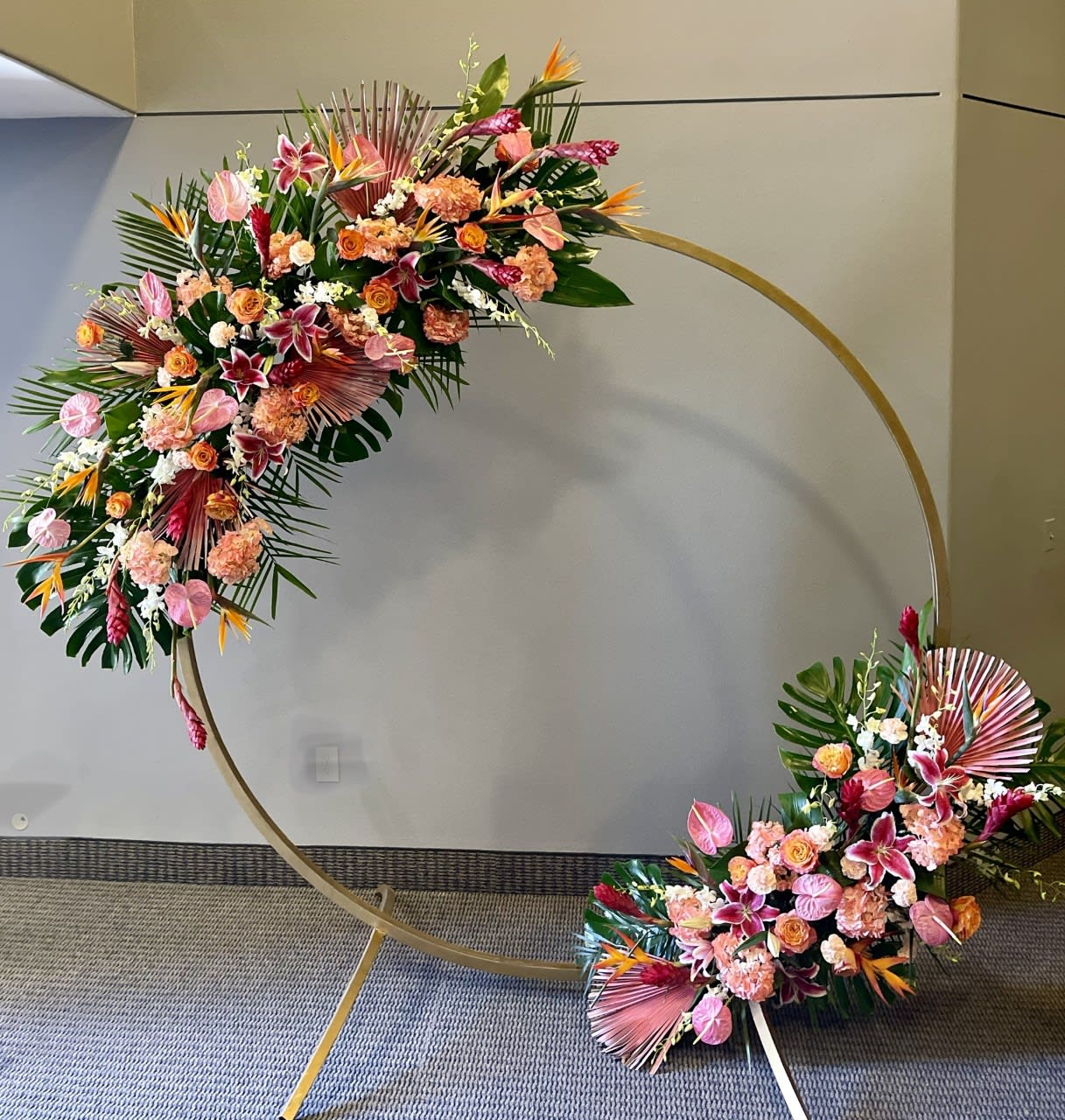 TROPIC CIRCLE - THIS DESIGN USES A WIDE  AN ARRAY OF TROPICAL FLOWERS, AND CAN BE CUSTOMIZED FOR YOUR COLOR/THEME OF CHOICE. (ring arch not included. rental available for additional fee.) 