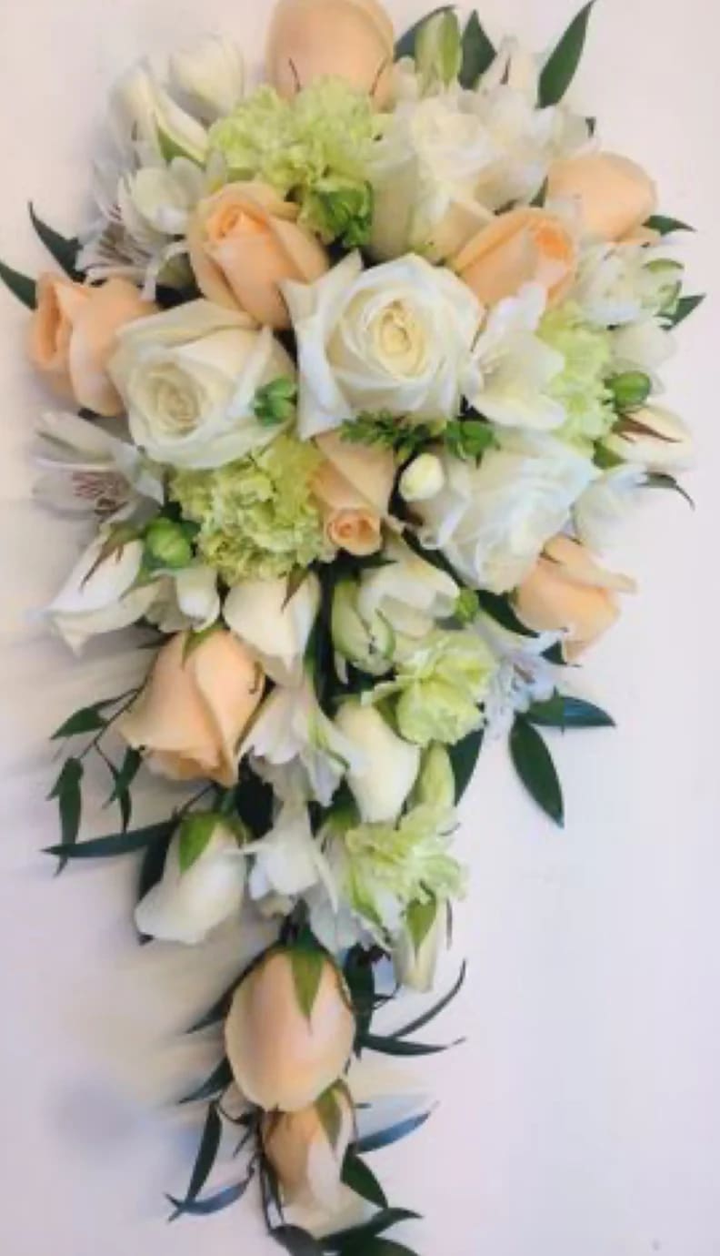 Coral Peach Wedding Bouquets Coral Peach Wedding Bouquets - Minimum order one week before your wedding