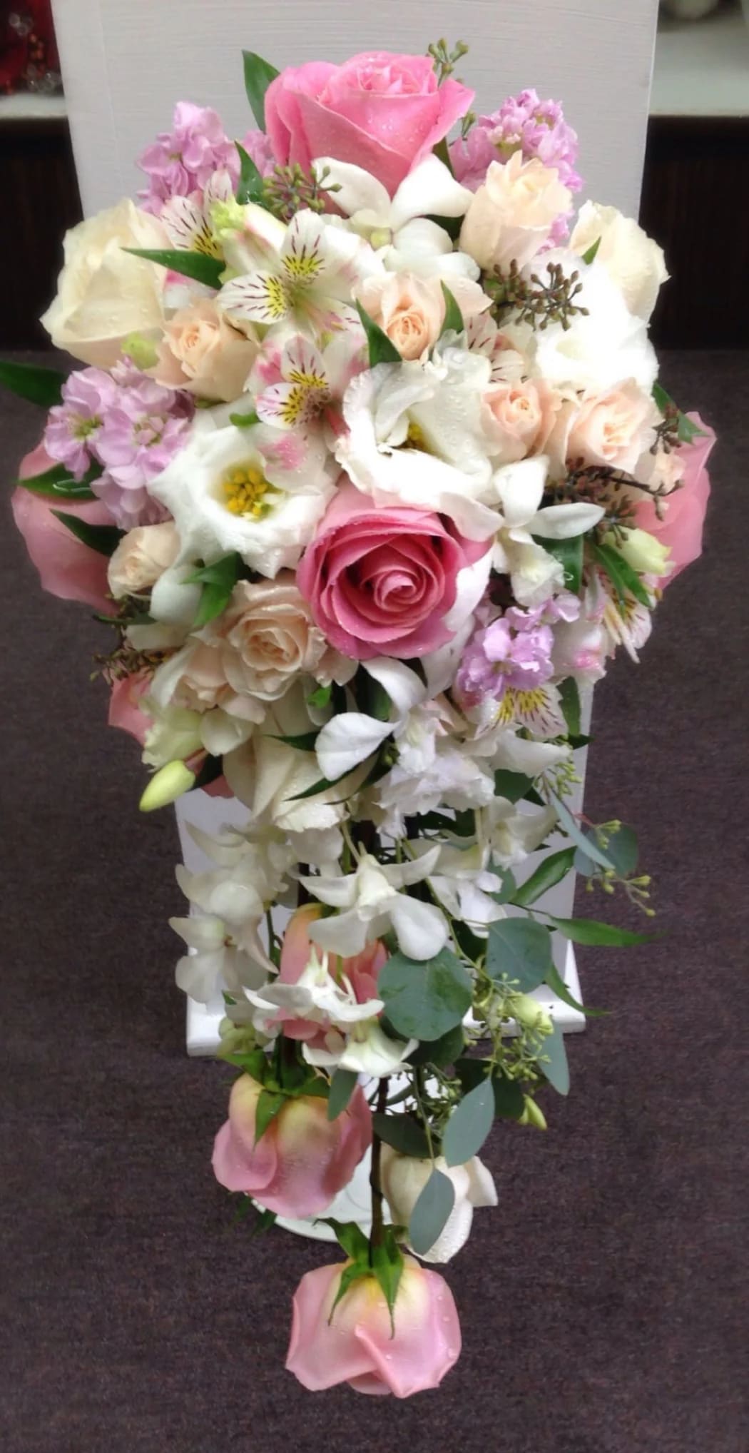 Elegant bridal bouquet Elegant bridal bouquet - Minimum order one week before your wedding