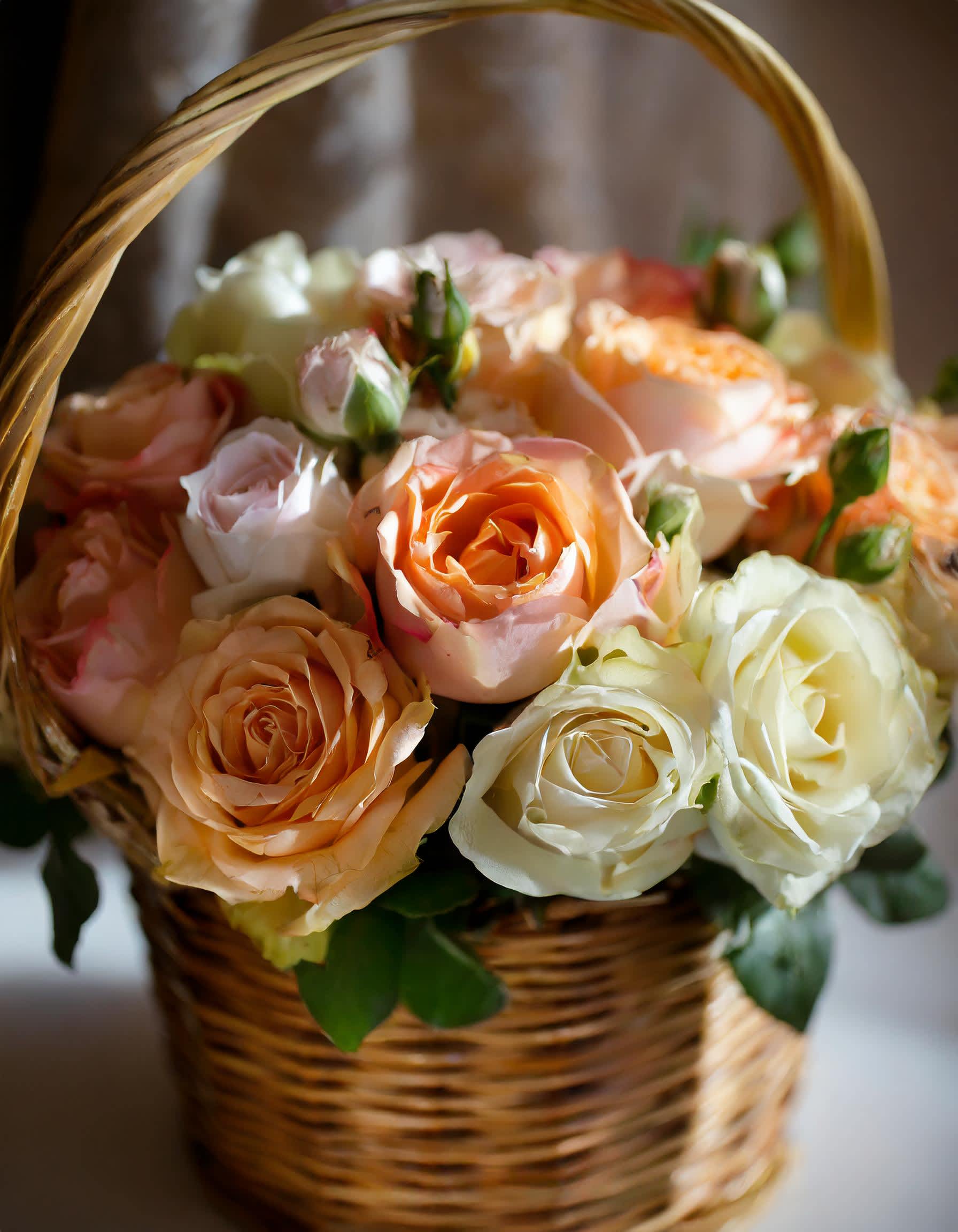 One of Us - Our exquisite floral arrangement  a captivating blend of cream caramel roses and white roses. Perfect for any occasion, this stunning bouquet is a timeless expression of beauty and grace. Disclaimer: IMAGE PROVIDED ARE IN 50 ROSES  Photos and visual presentation of the products represent an overall style, look and feel, which we may not be able to identically replicate in some instances. RECOMMENDED FOR: Love and Romance, I Love You Flowers, Anniversary, Proposal,  Romantic Gift, Birthday, Get Well Soon, Celebrations, Best Wishes, Thank You, Congratulations, Just Because, New Baby, Everyday, Father's Day