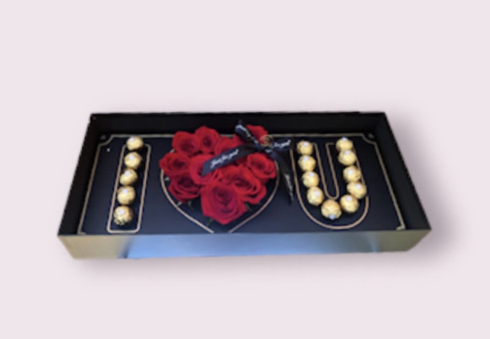 I LOVE YOU BOX WITH CHOCOLATES - I love you box with roses and chocolates