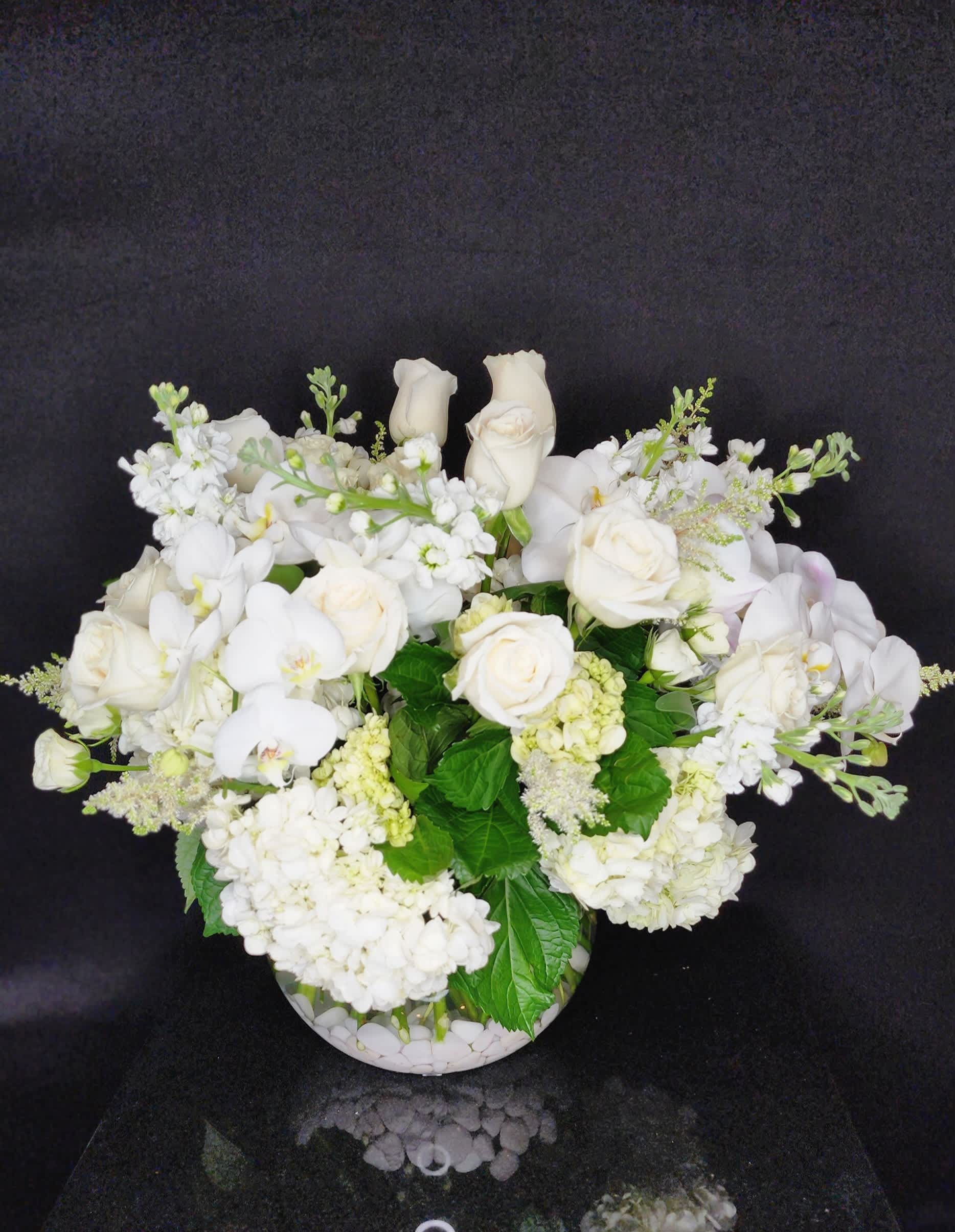 Never fail with greens and whites! Designers choice by Garden District