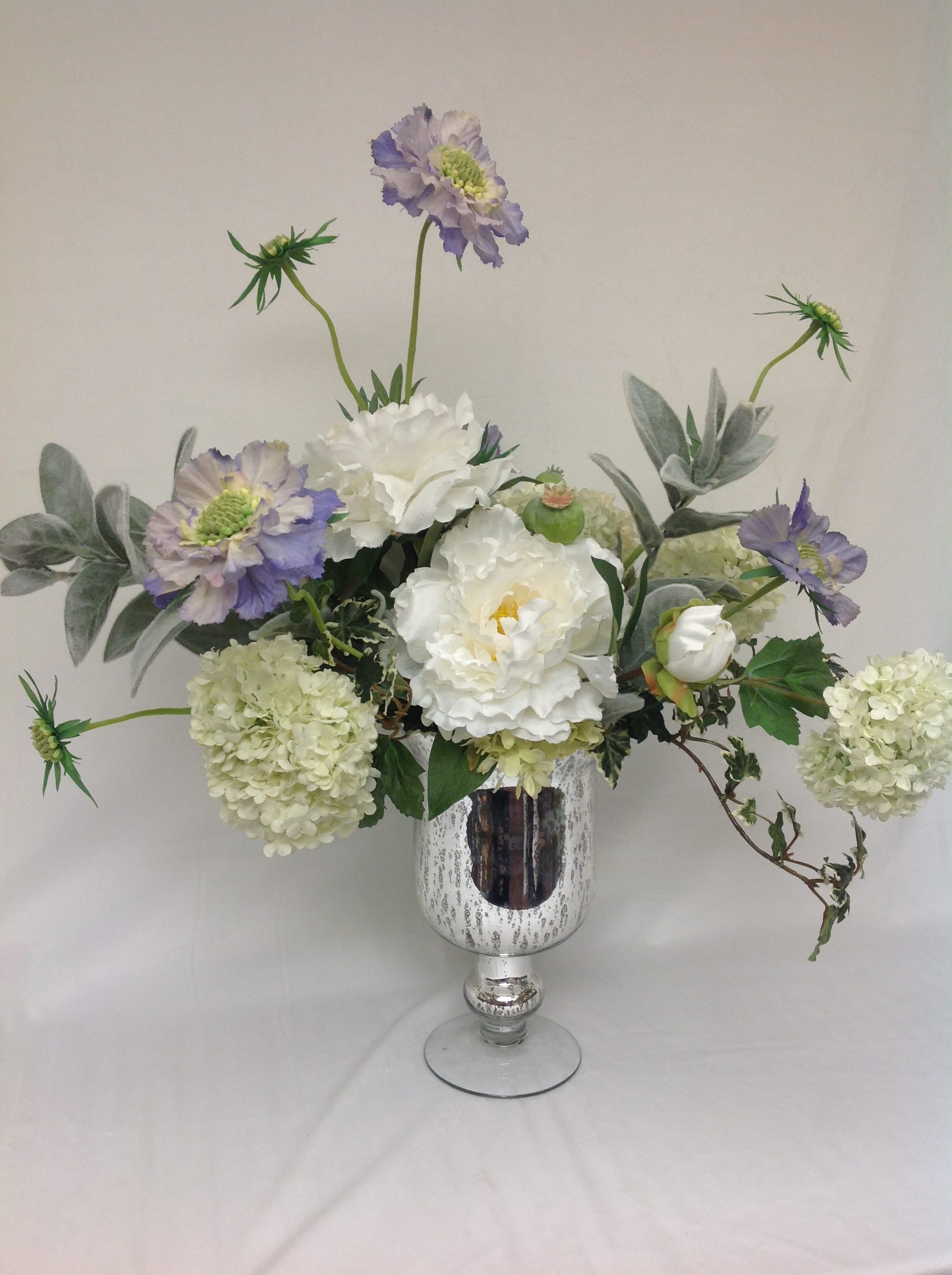 Sweet Lavender - Almost neutral with the perfect lavender accent colors Beauty everlasting with faux botanicals