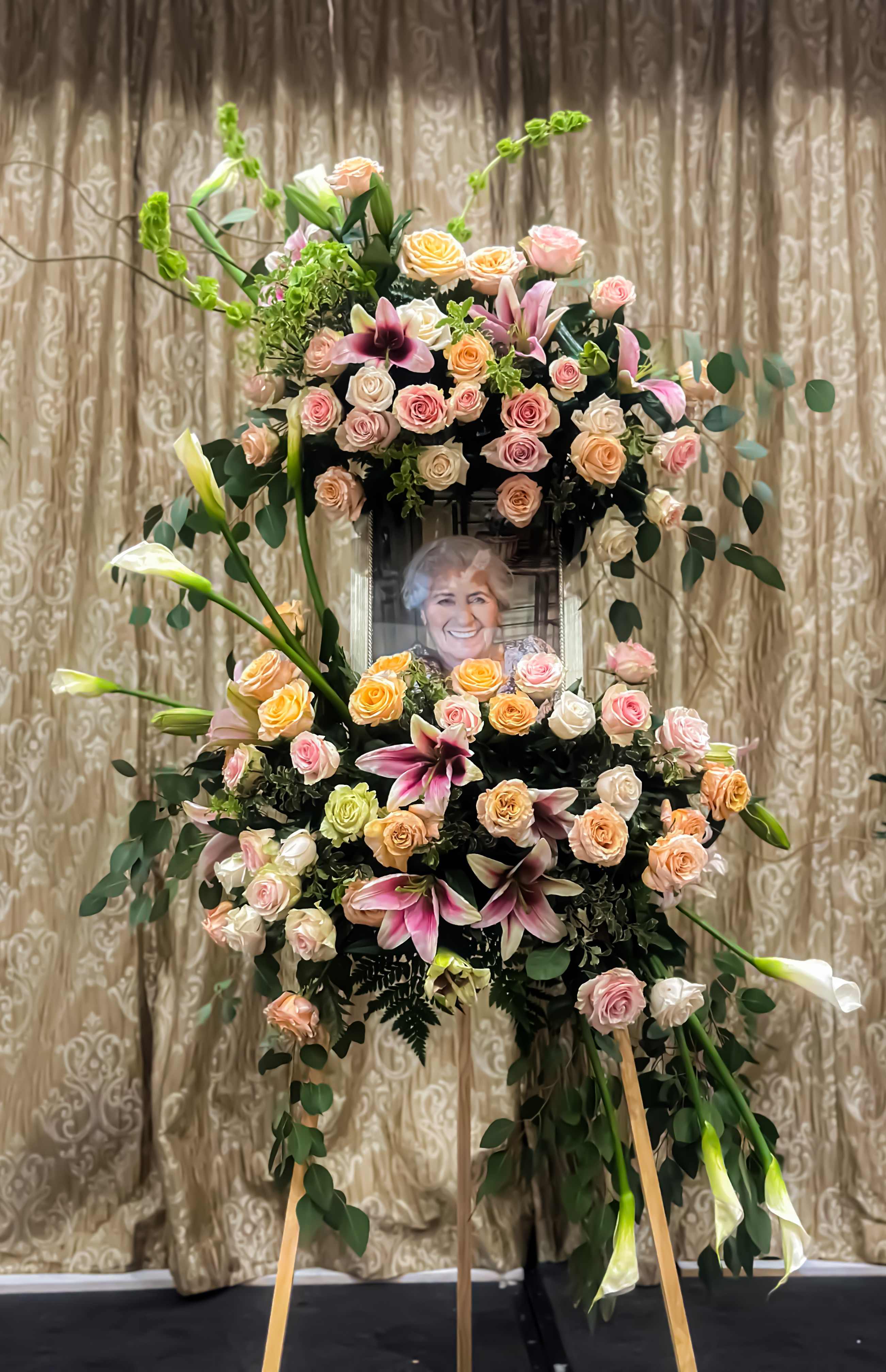 Sympathy Picture Arrangement Sympathy Picture Arrangement - Customized