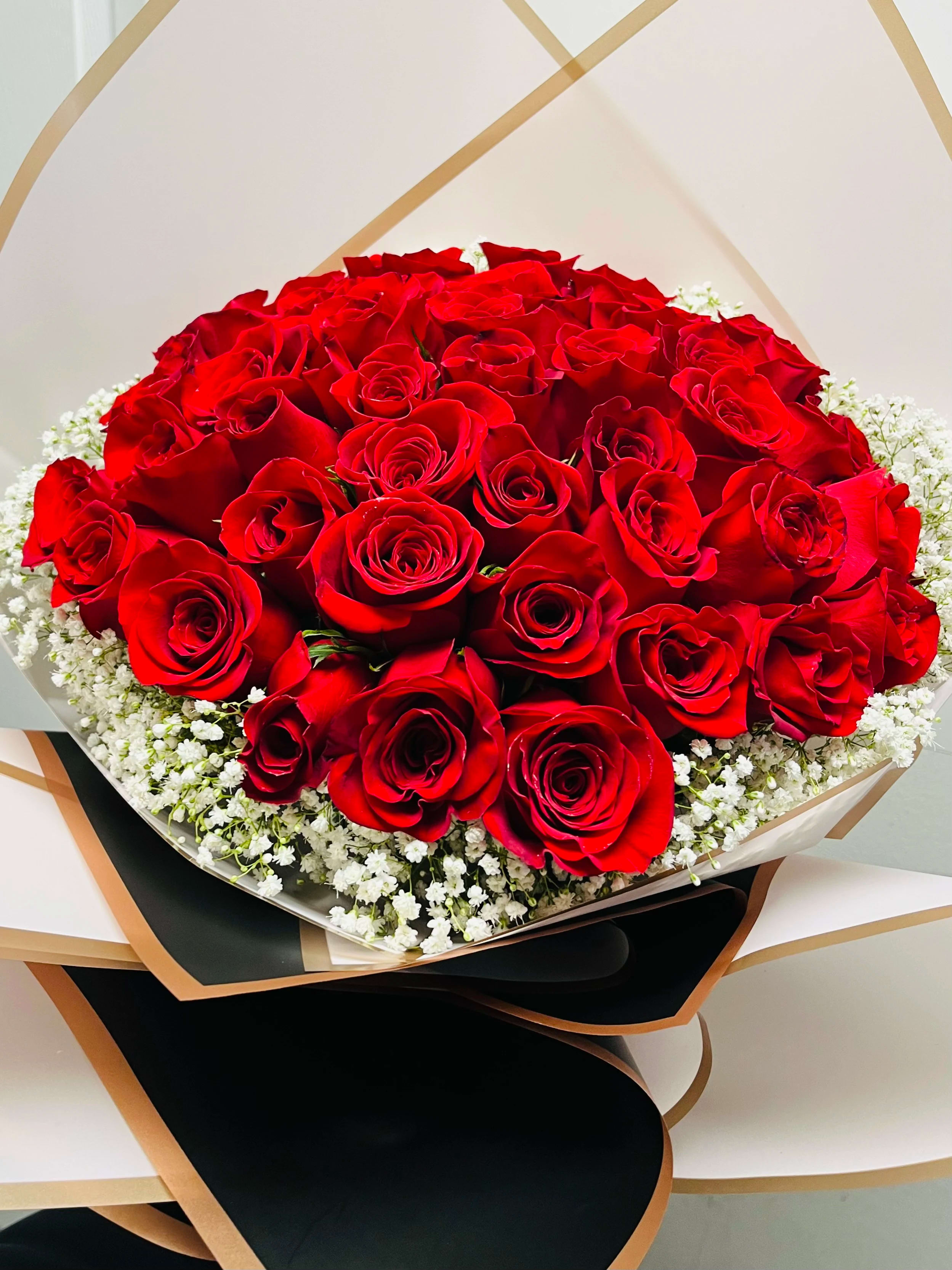 Red Rose Bouquet Ramo Buchon in Aurora IL Sammy Wammy Floral