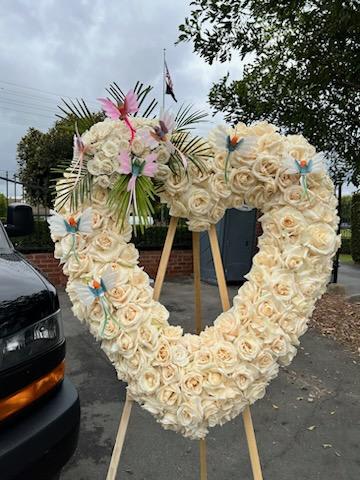 white open heart easel 0104 white open heart easel 0104 - all white roses
