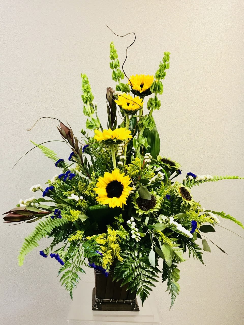 Nature's Paradise  - Item # TLS-123 Natural elements are displayed with Sunflowers and greens.