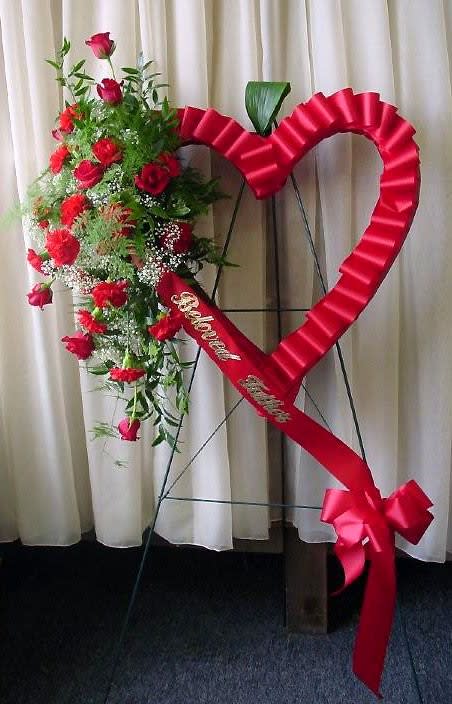 Sympathy 128 - Sympathy ( Personalize ribbon are an additional fee of $20)