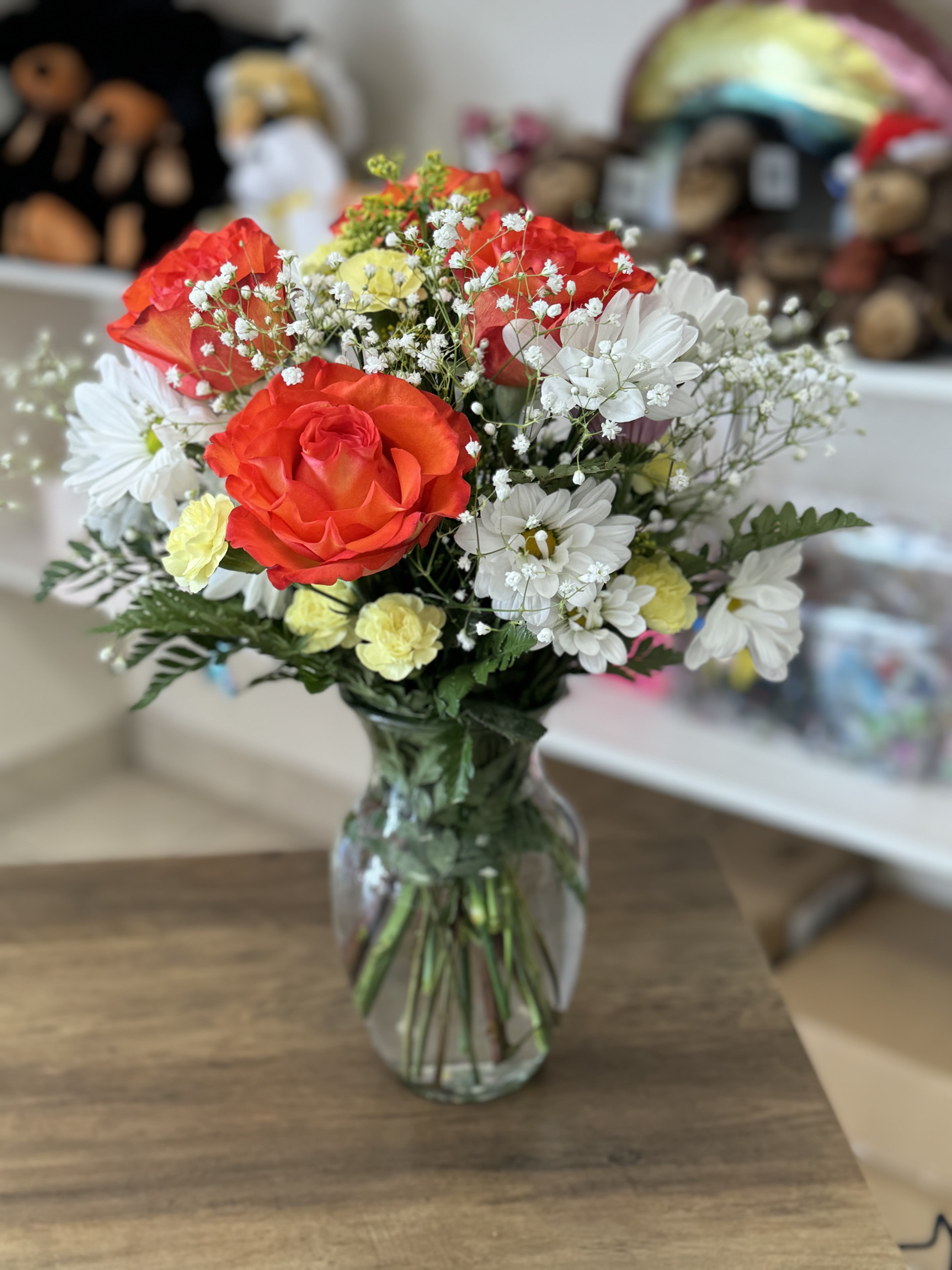 Florist design Florist design - An arrangement specifically designed by our florist that comes with different floral combinations to make that special someone’s Day!