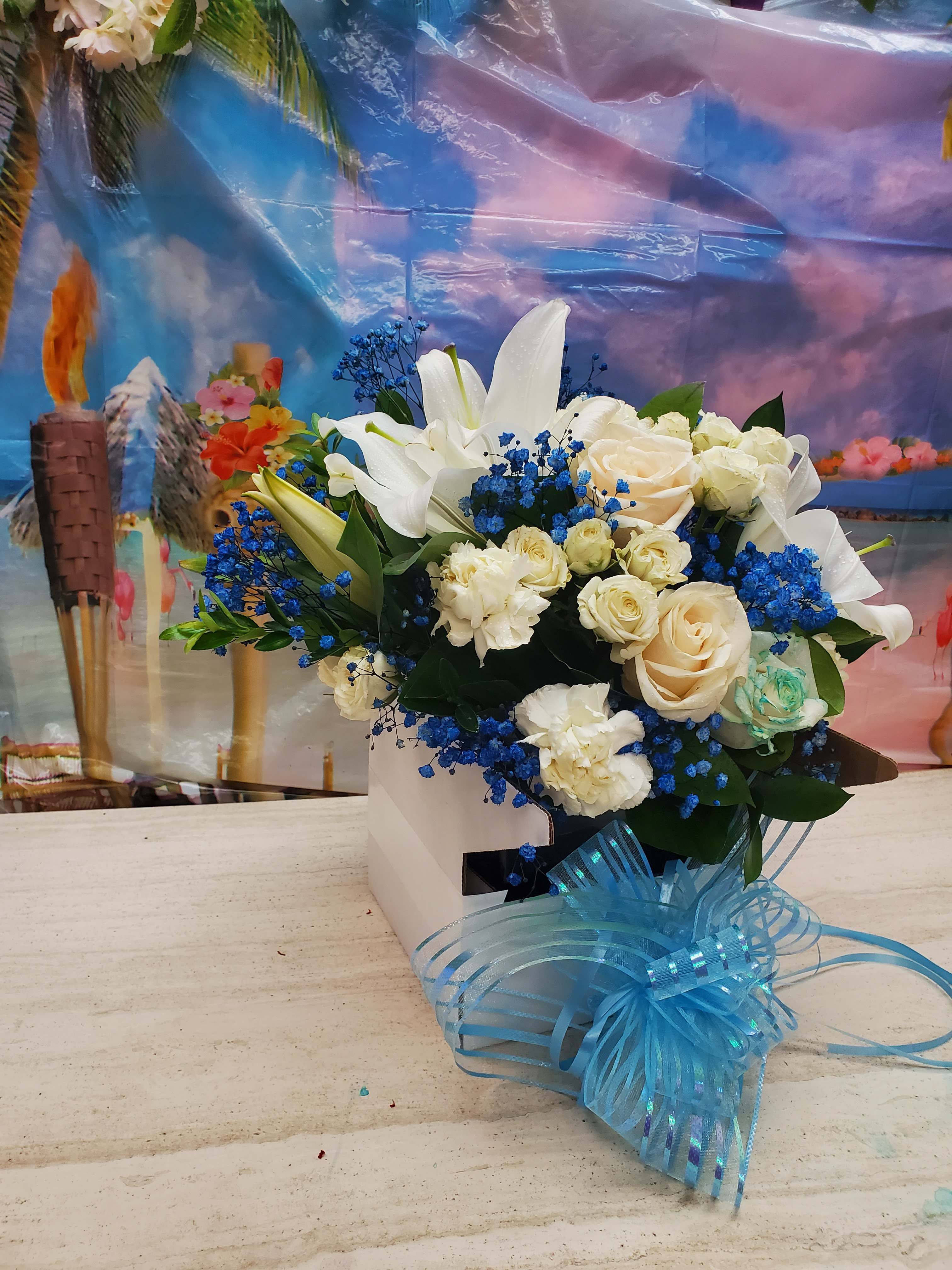 Blue Sapphire Blue Sapphire - Whether it's a bouquet for a summer wedding, a centerpiece for a baby shower, or a gift to brighten someone's day, this enchanting combination of colors promises to captivate hearts and spread joy wherever it goes.
