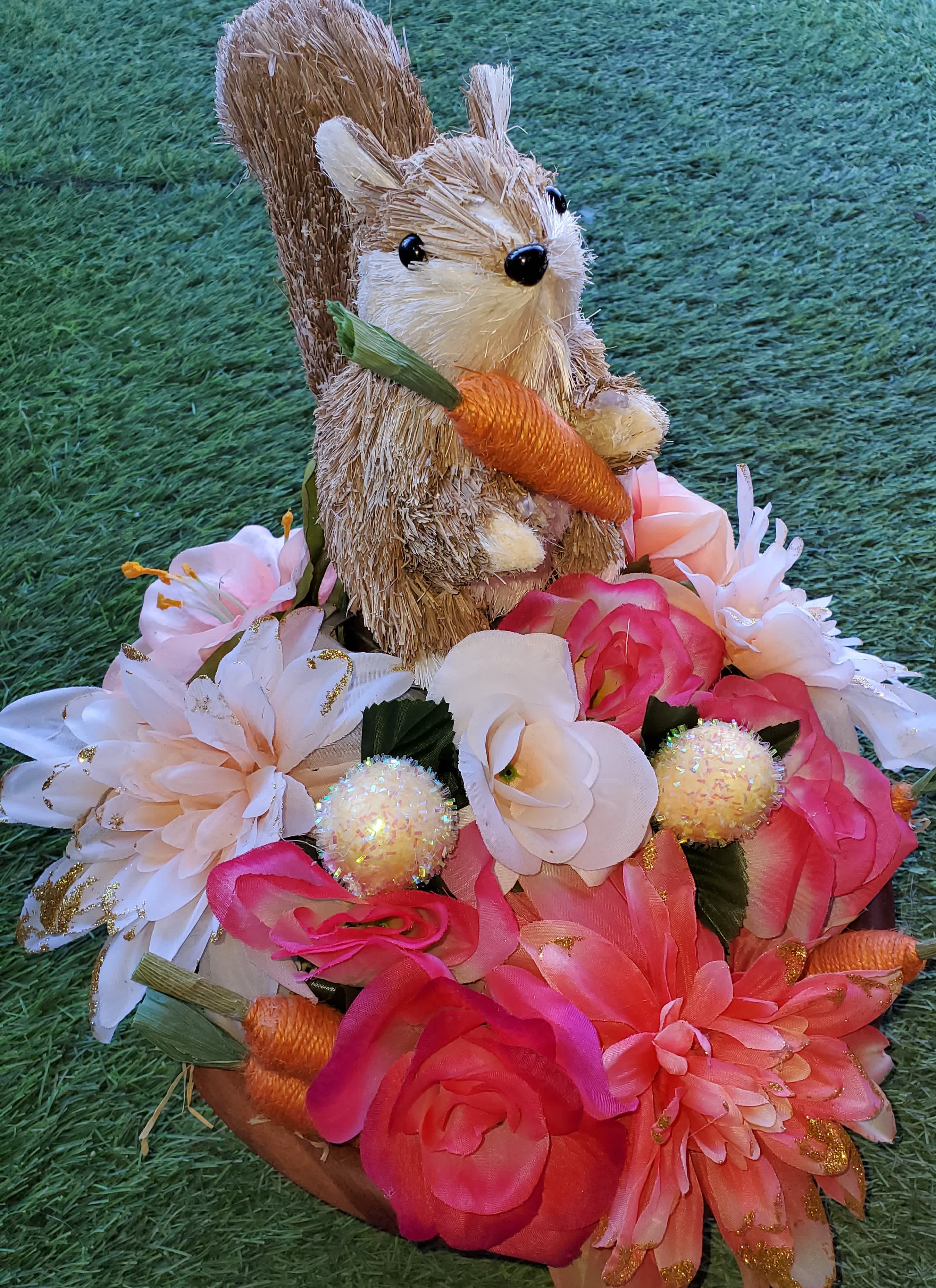 EASTER GARDEN EASTER GARDEN - Easter Extravaganza: Hop into spring with a bouquet that's egg-stra special!
